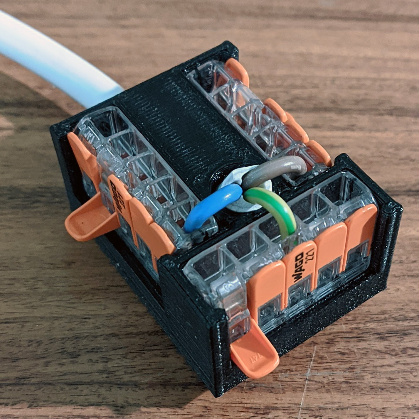 WAGO 221 Power-Rail (5, 3 & 2) Cable Management / Power Outlet