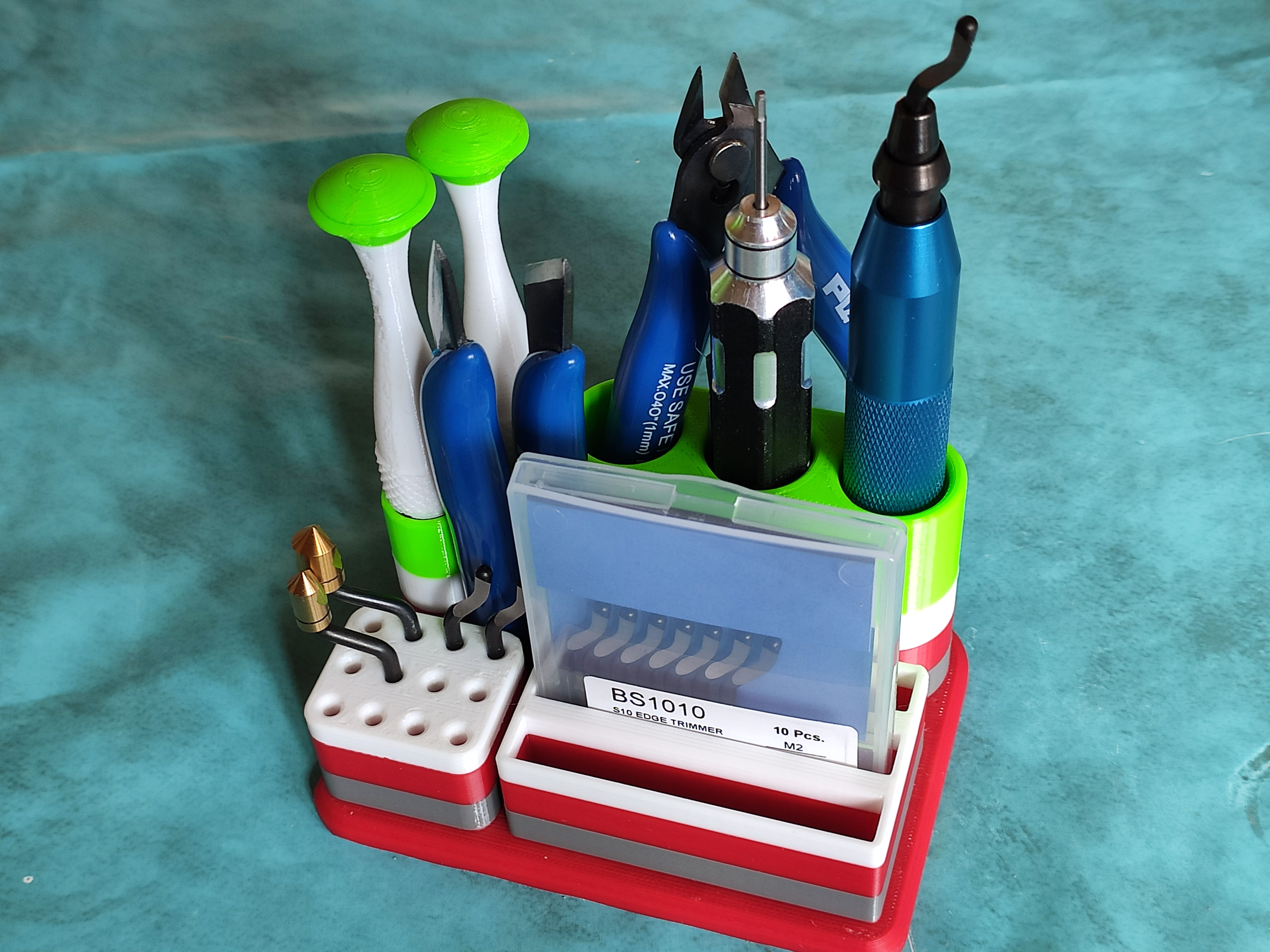 Deburring tool organizer