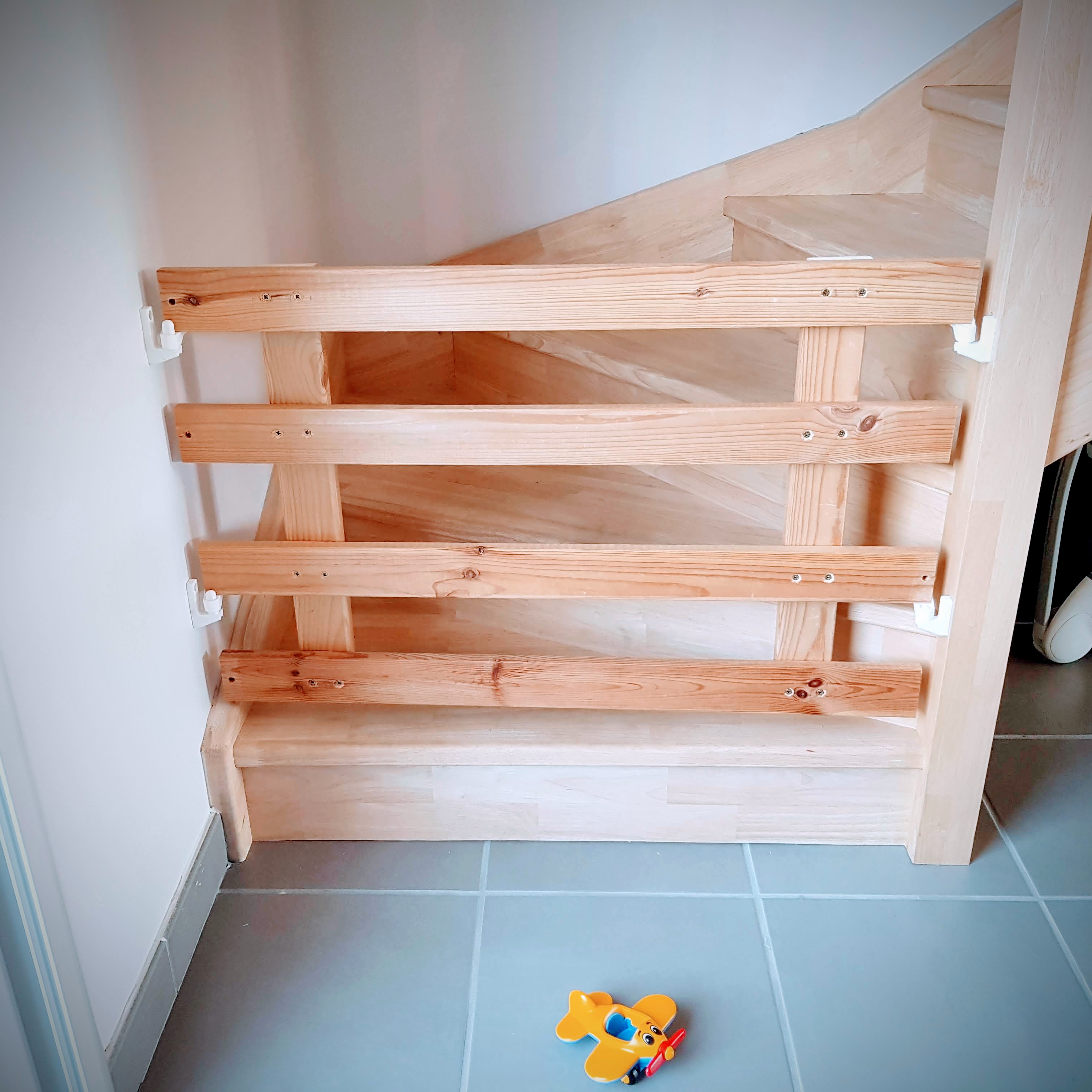 charnières pour barrière bébé