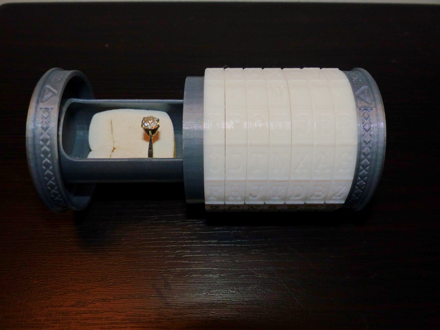 Engagement ring box cryptex like