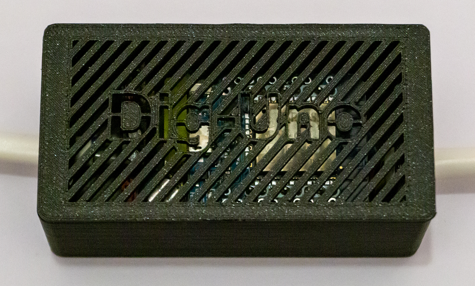Quin LED Dig Uno Case
