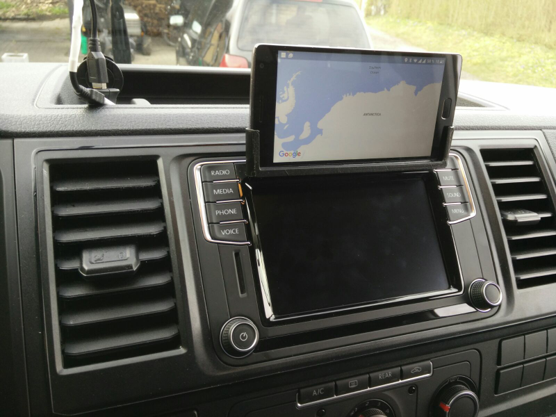 VW Multivan oneplus two cd holder
