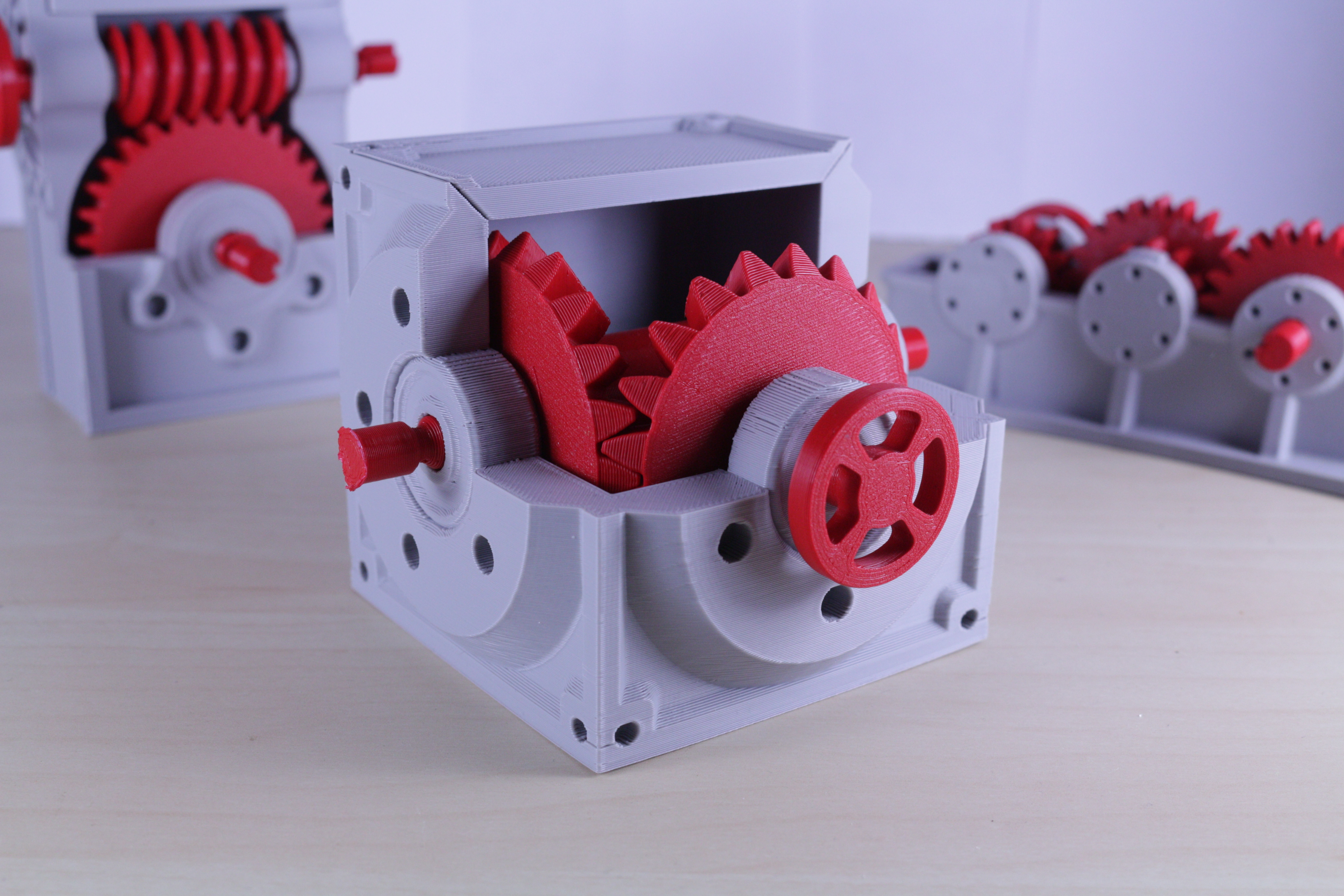 Industrial Bevel Gearbox / Gear Reducer (Cutaway version)