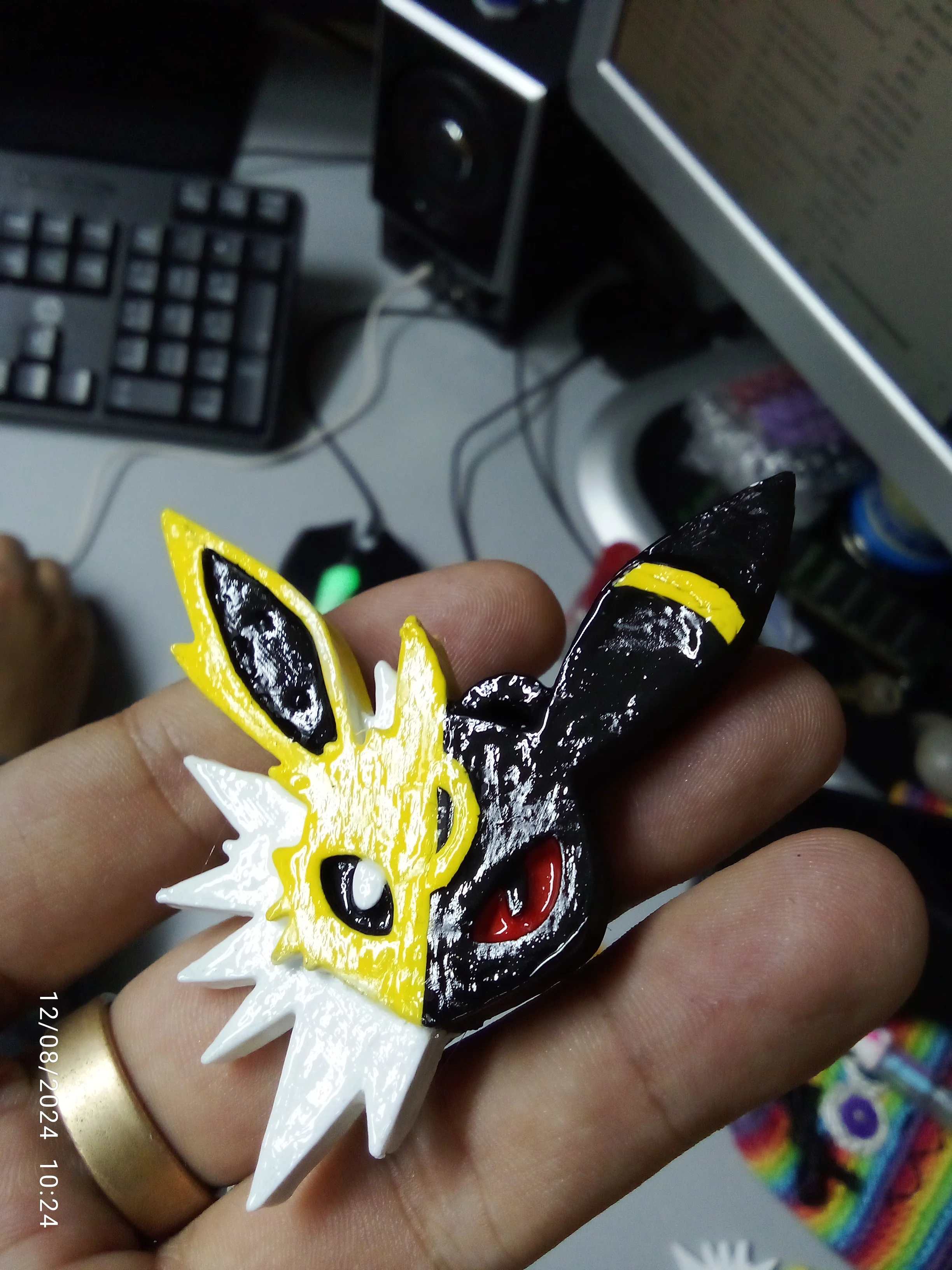 Jolteon x Umbreon