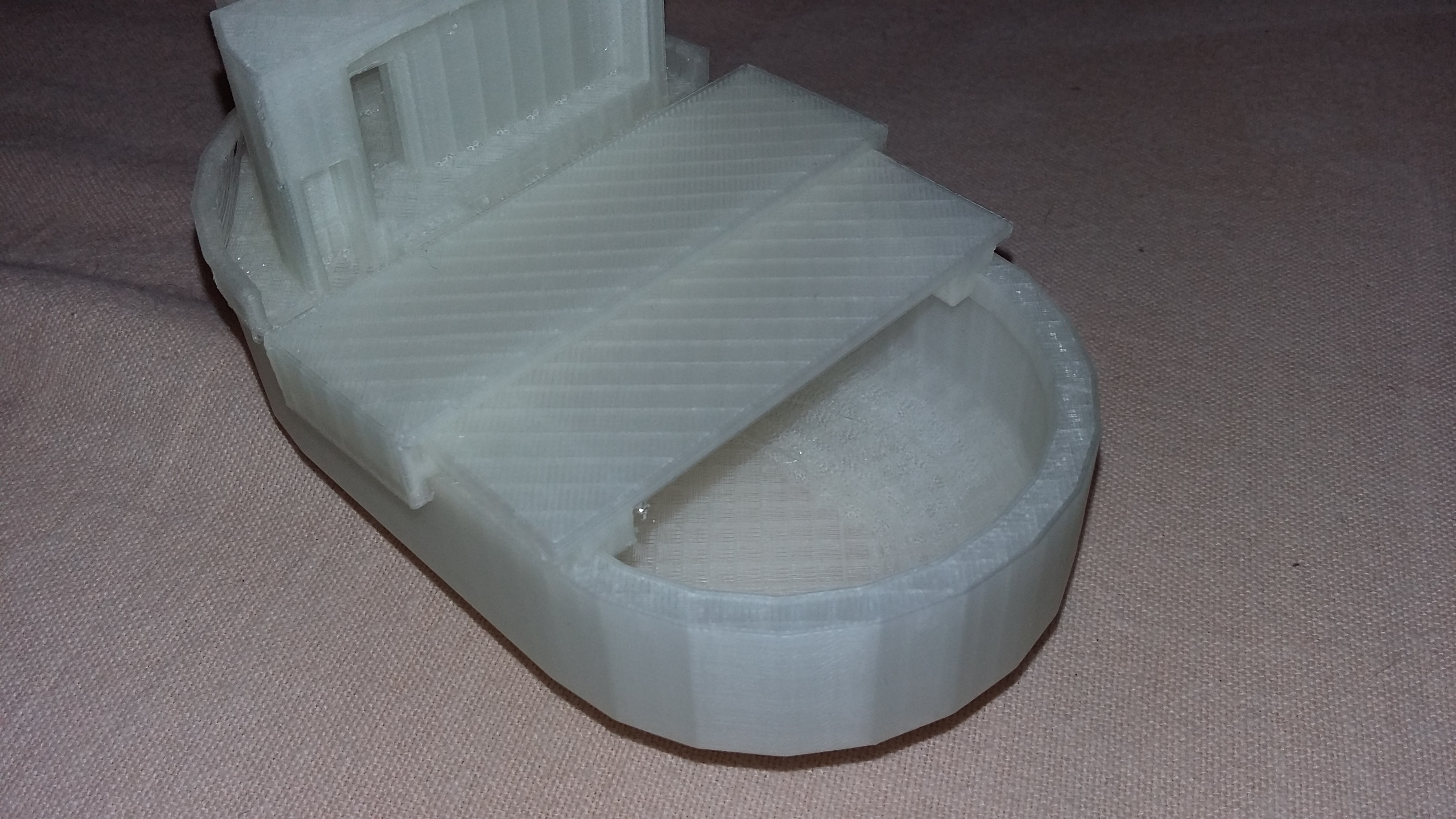 Cargo cover for cargo ship / barge
