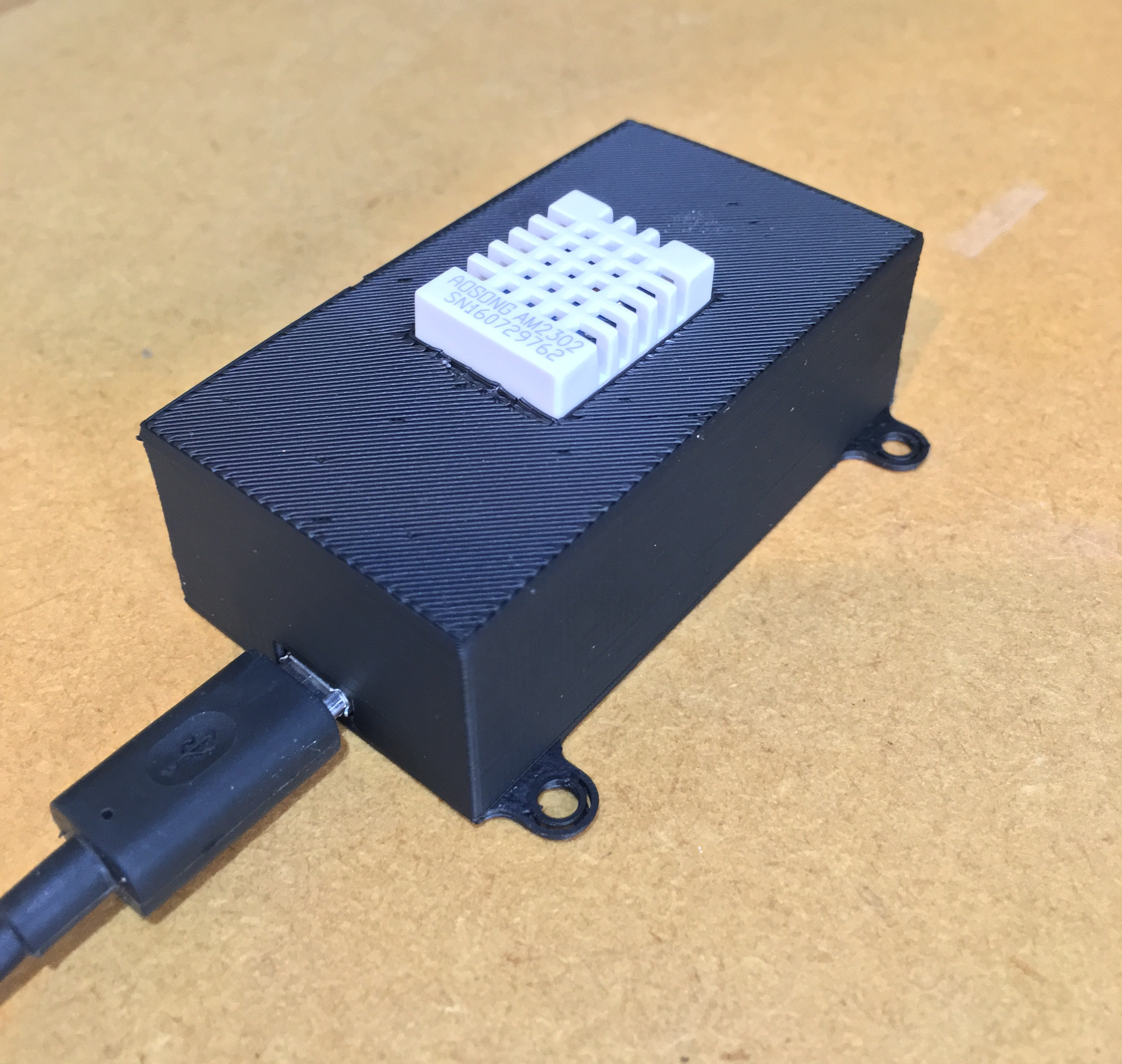 NodeMCU and DHT22 Case