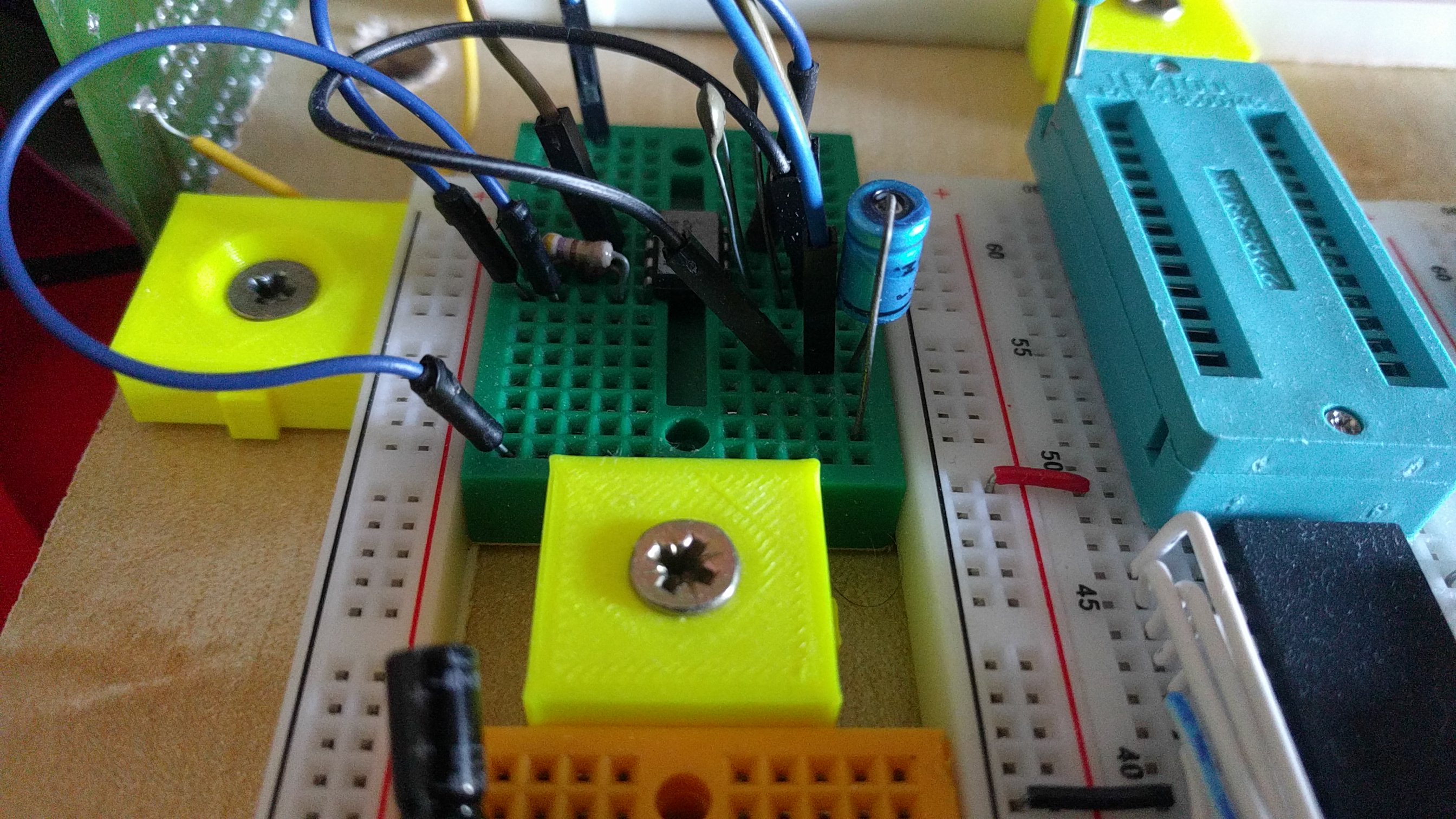 Breadboard Screw Mount Customizable / Parametric