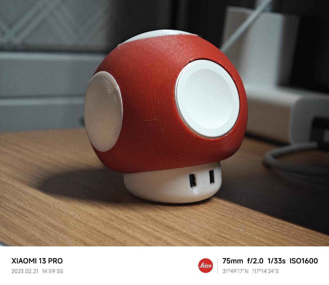 apple watch charging stand - super Mario mushroom