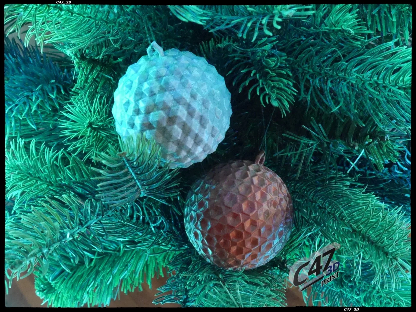 Xmas 2021 Bauble - Spikes