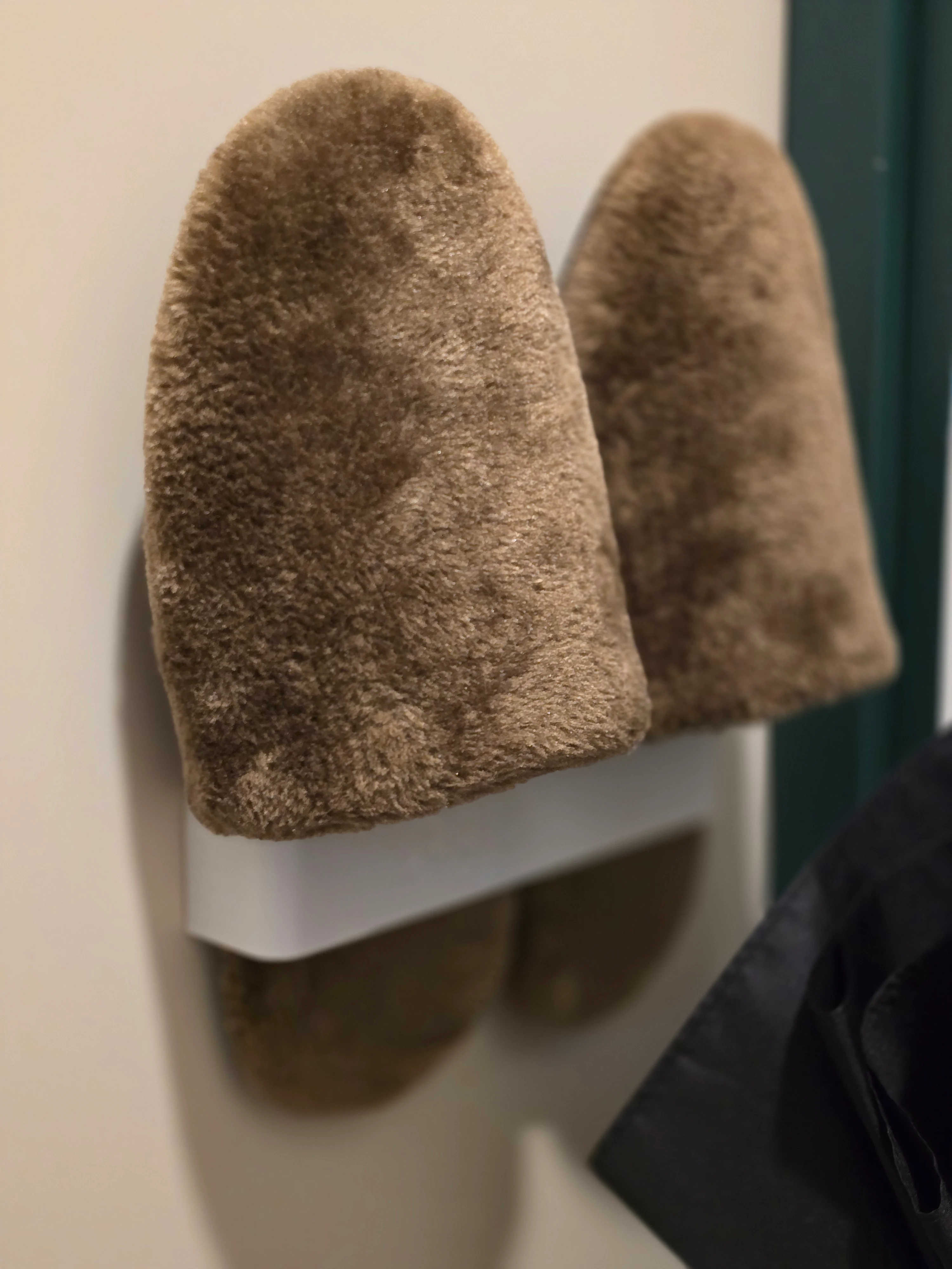 Slipper rack