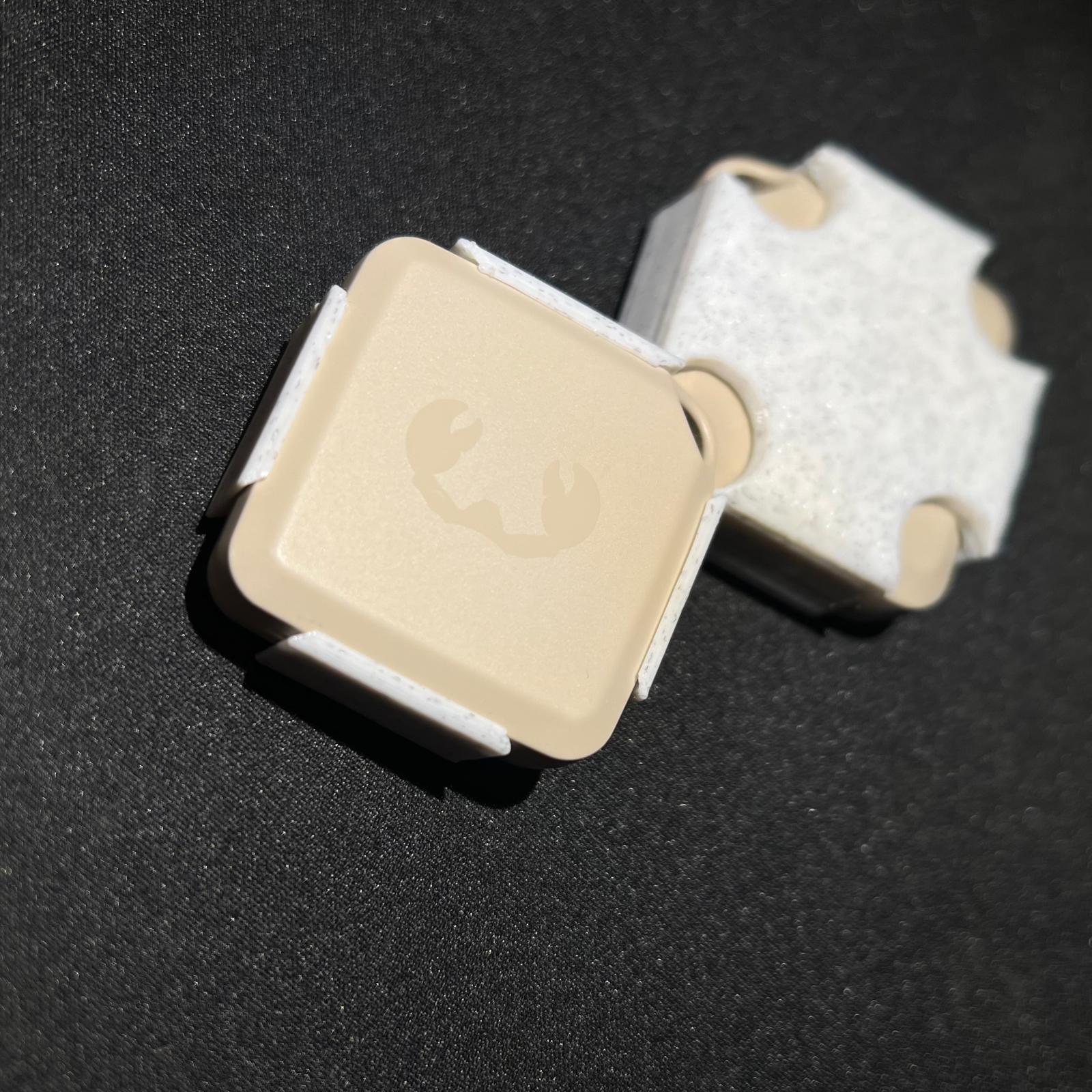 Fresh ’n Rebel smart finder case