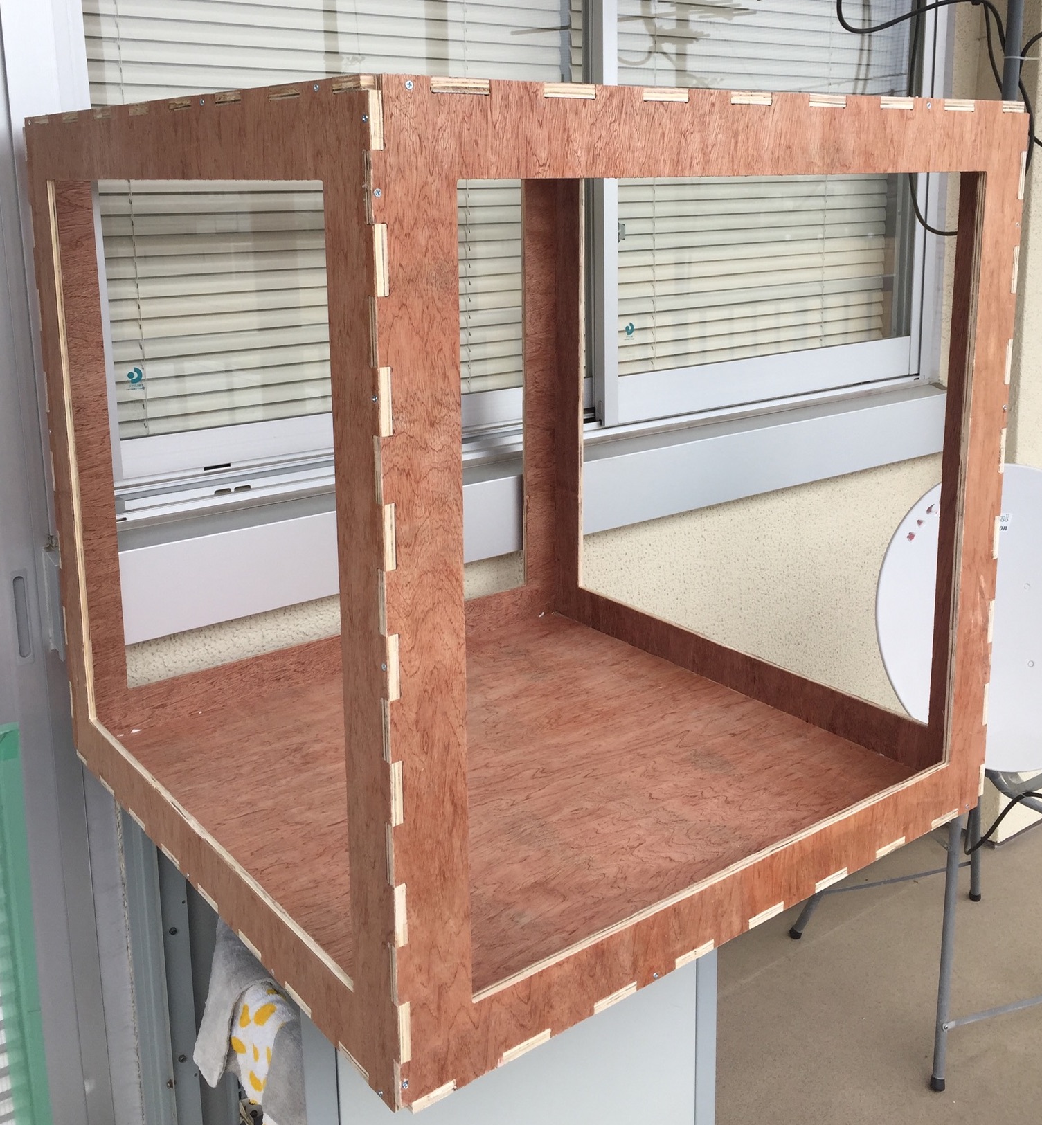 Wooden Frame Box (800mm x 800mm x 800mm)