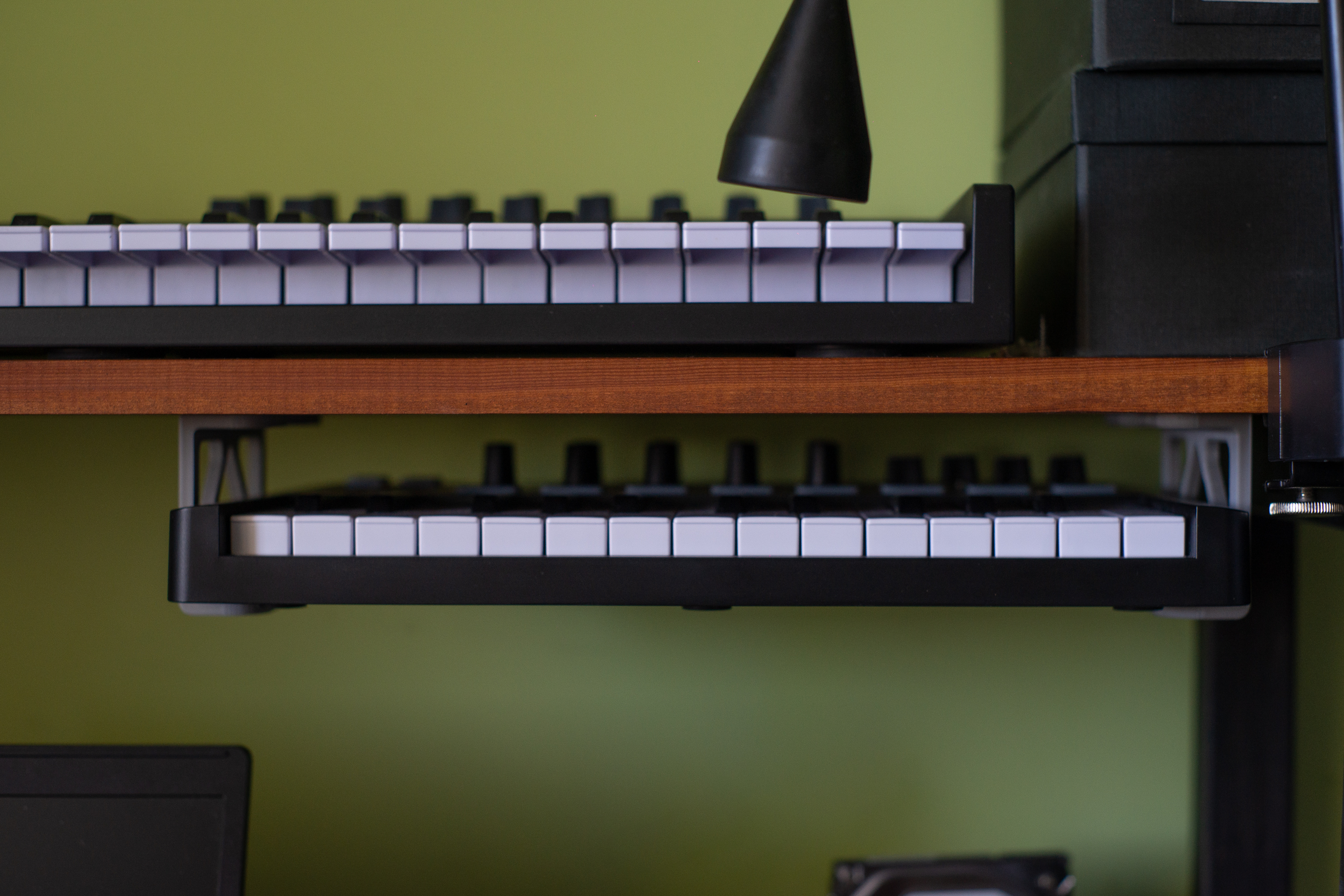 Under desk mount fro Arturia minilab 3