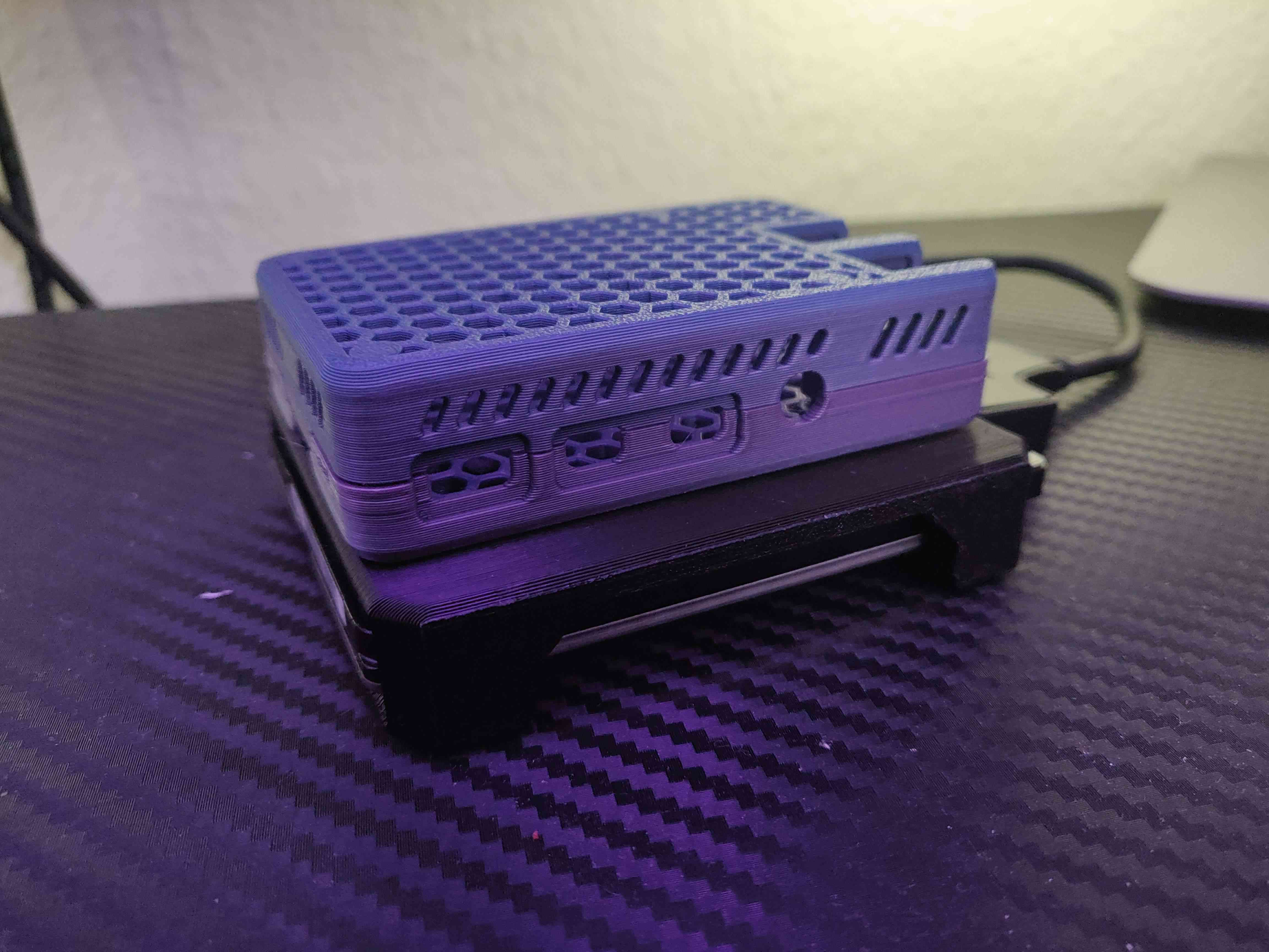 Raspberry Pi clipp on harddrive cage