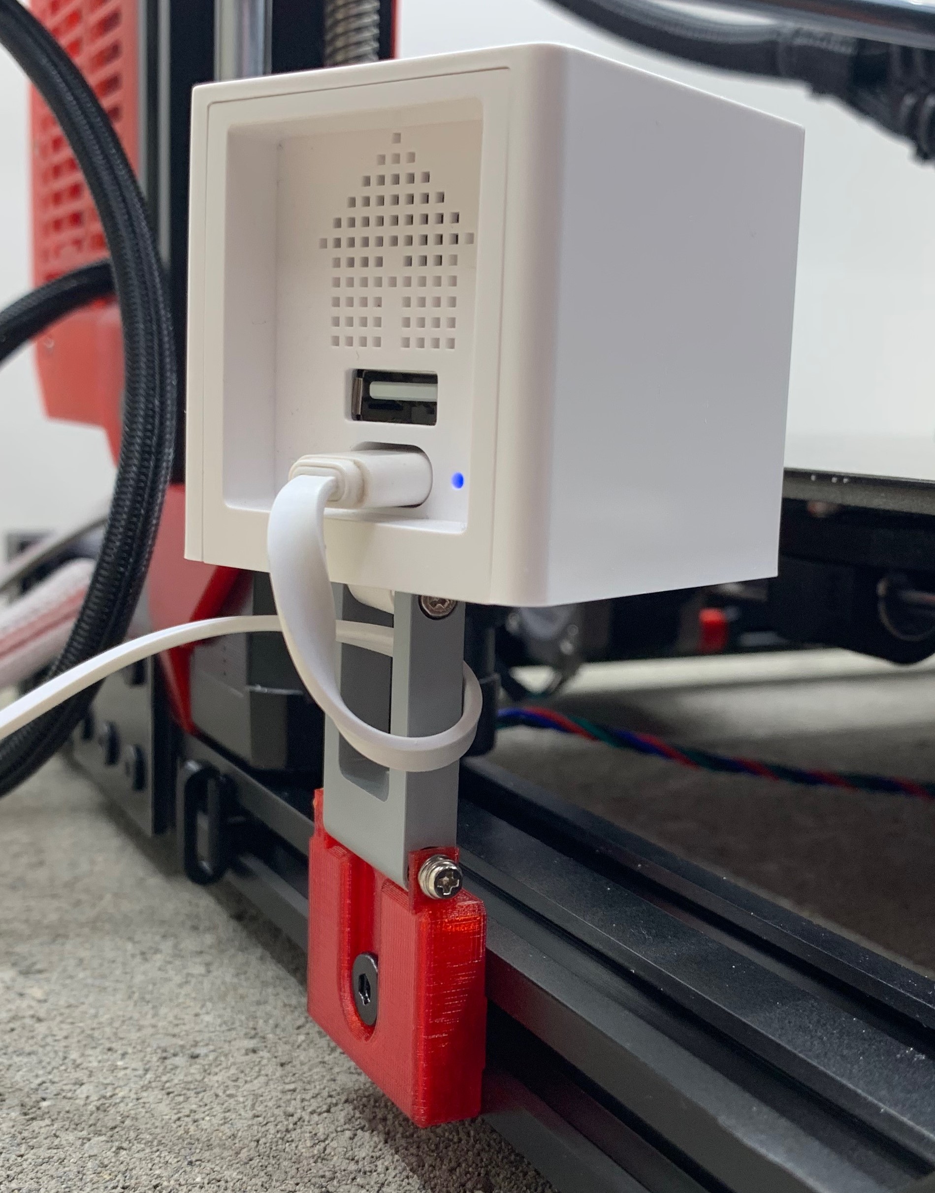 WyzeCam V-Slot Mount