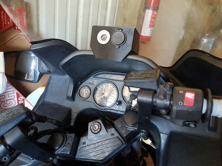 Kawasaki Concours C10 power port panel