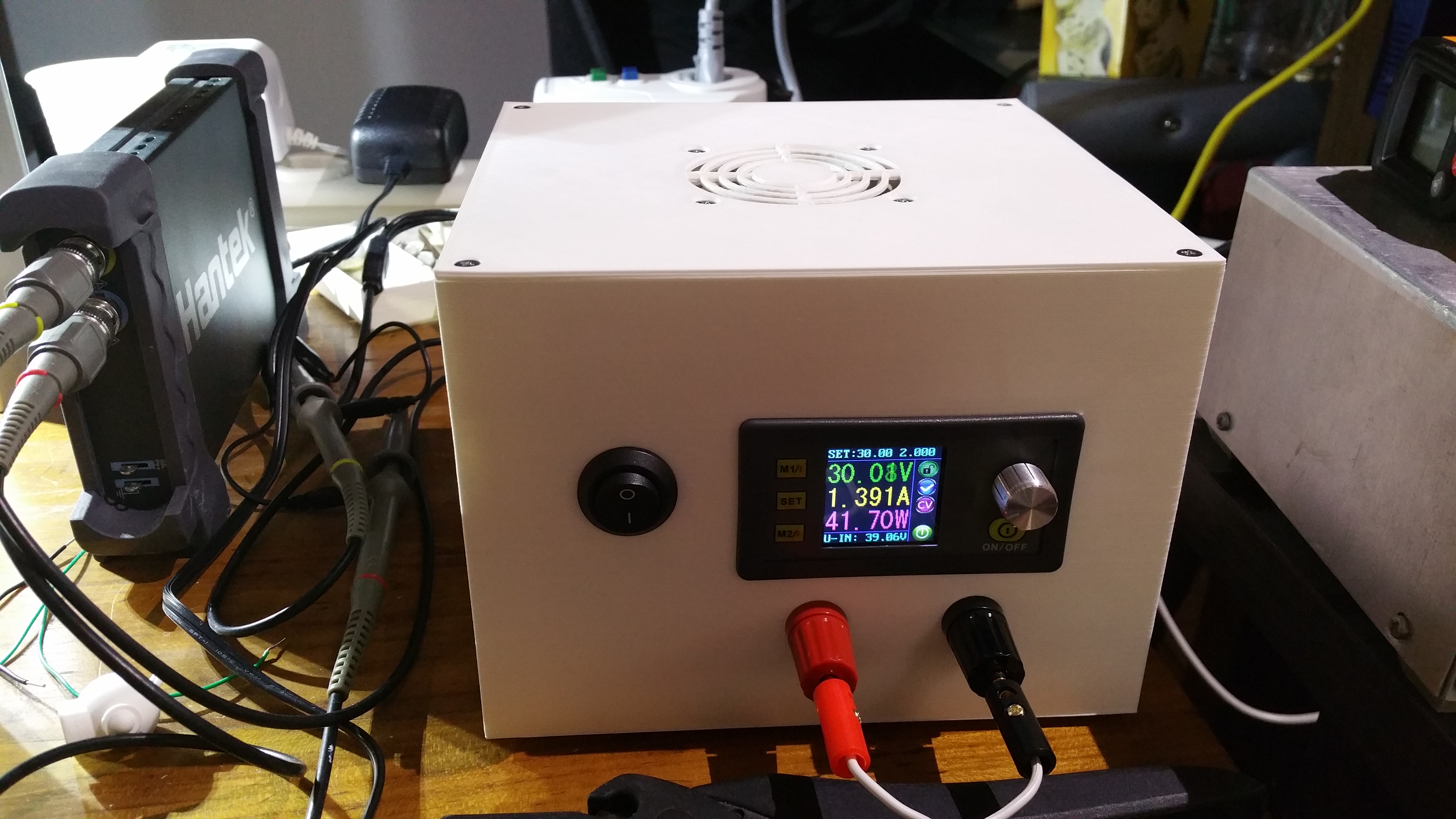 Labo power supply 0-35V 0-2A