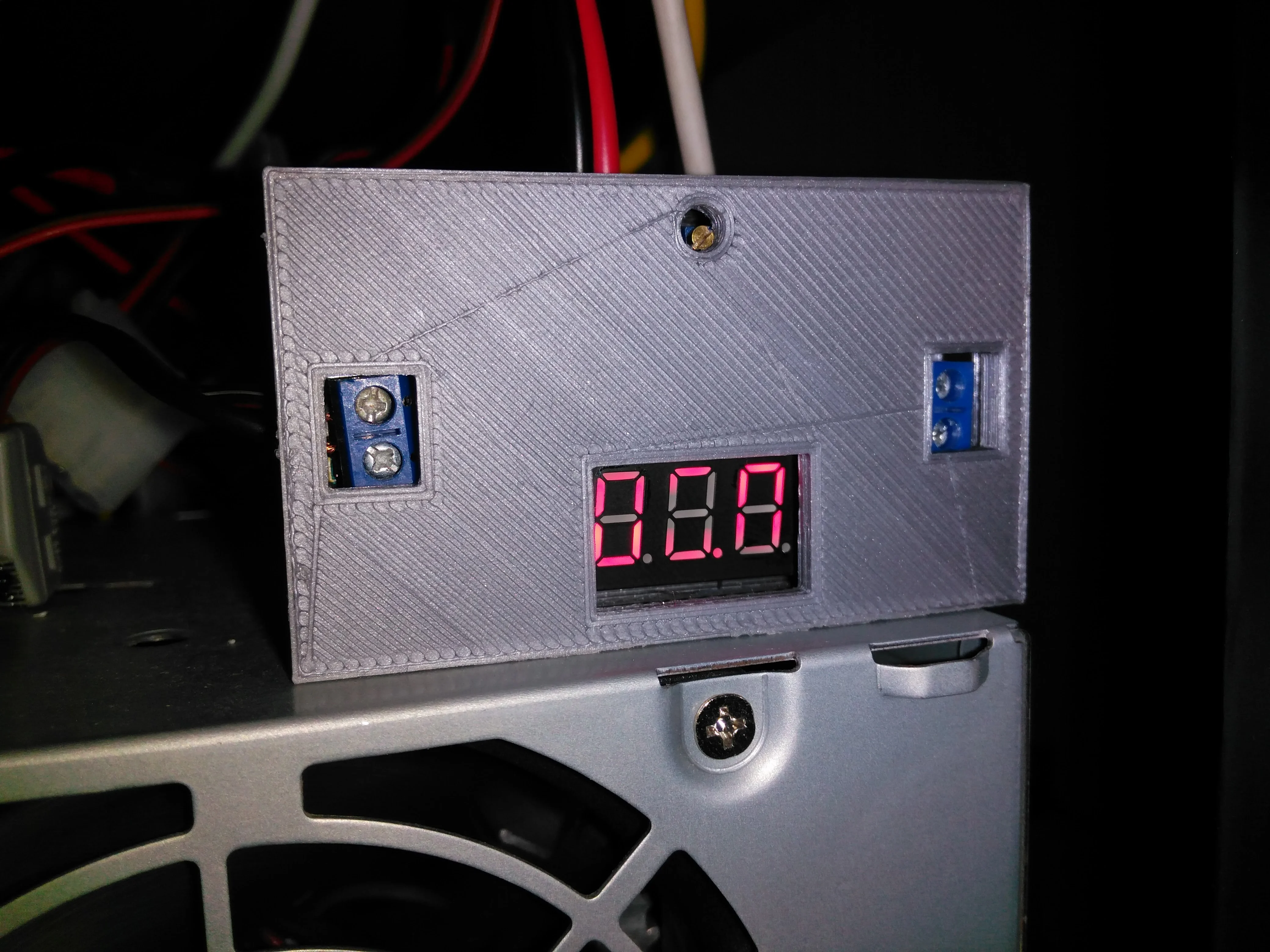 Voltage regulator housing (LM2596)