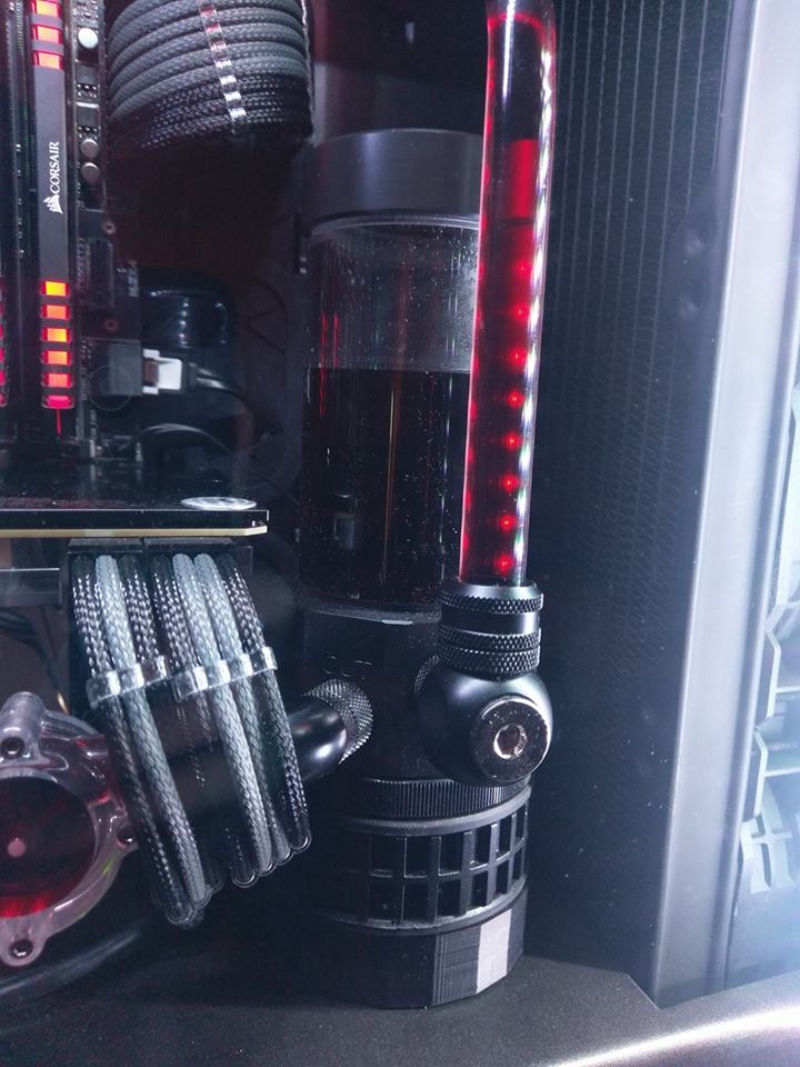 EKWB ek-xres revo d5 Mount