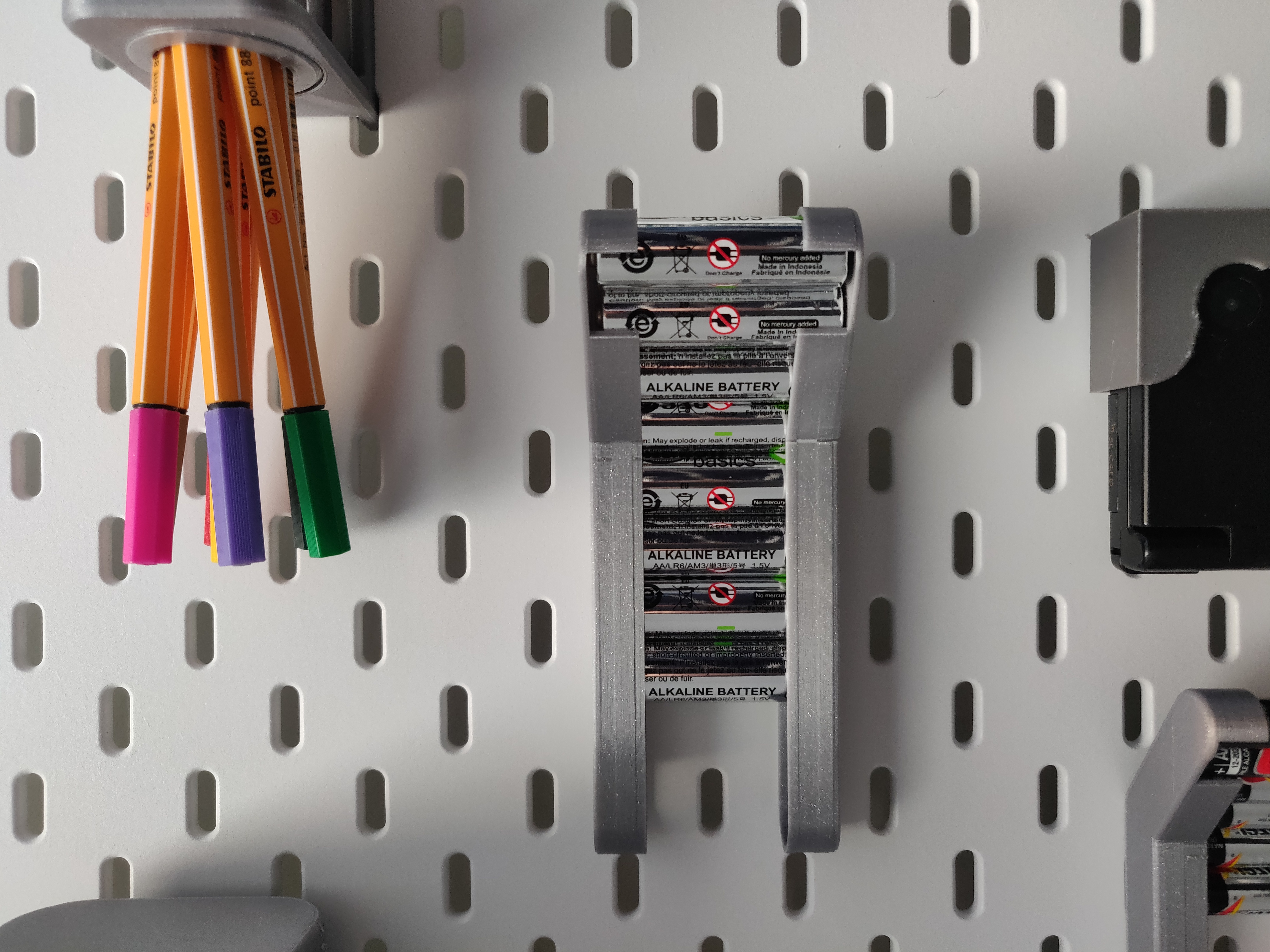 AA Battery dispenser for Ikea Skadis