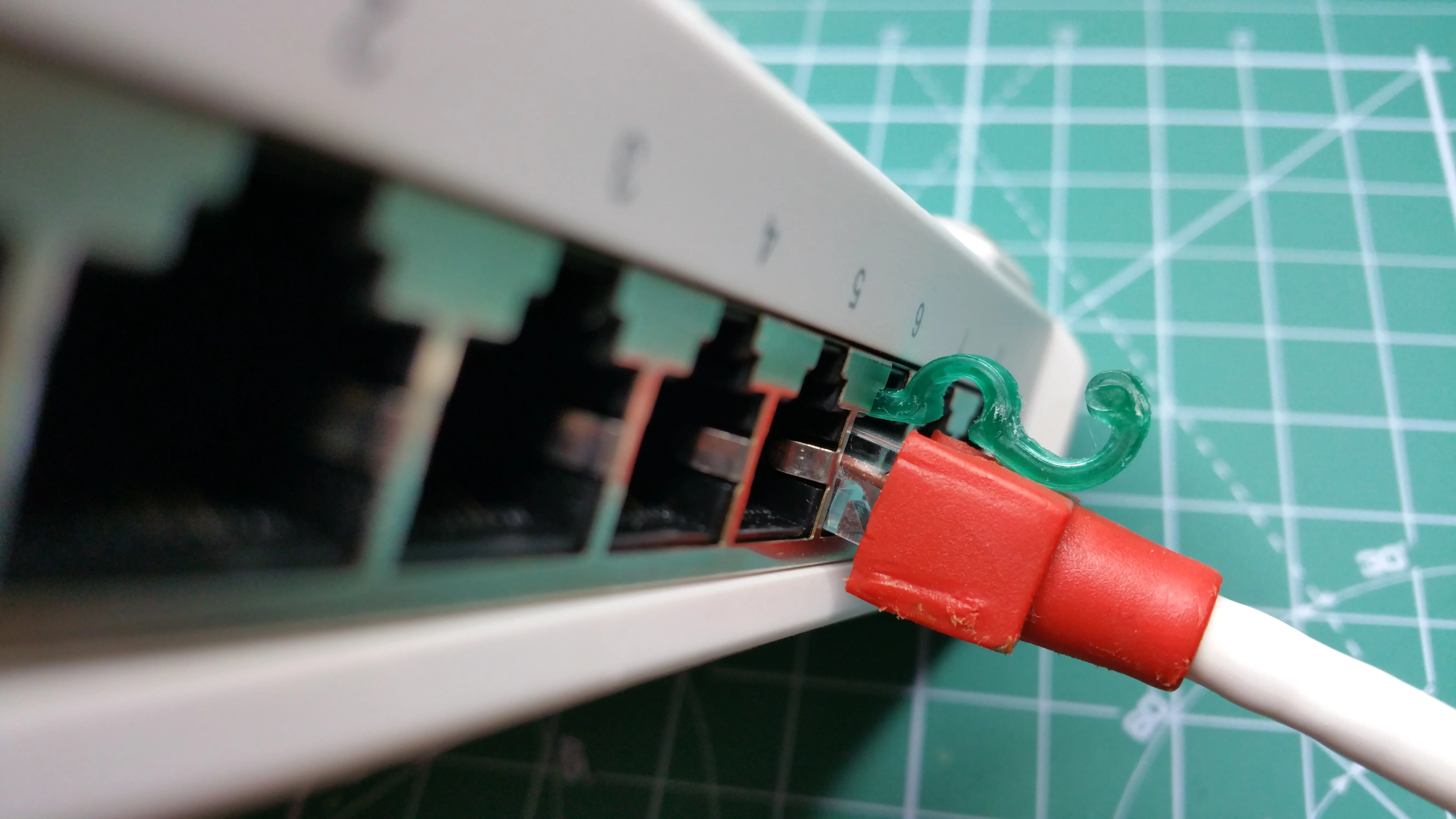 Ethernet (RJ45) Plug broken lock tab fix