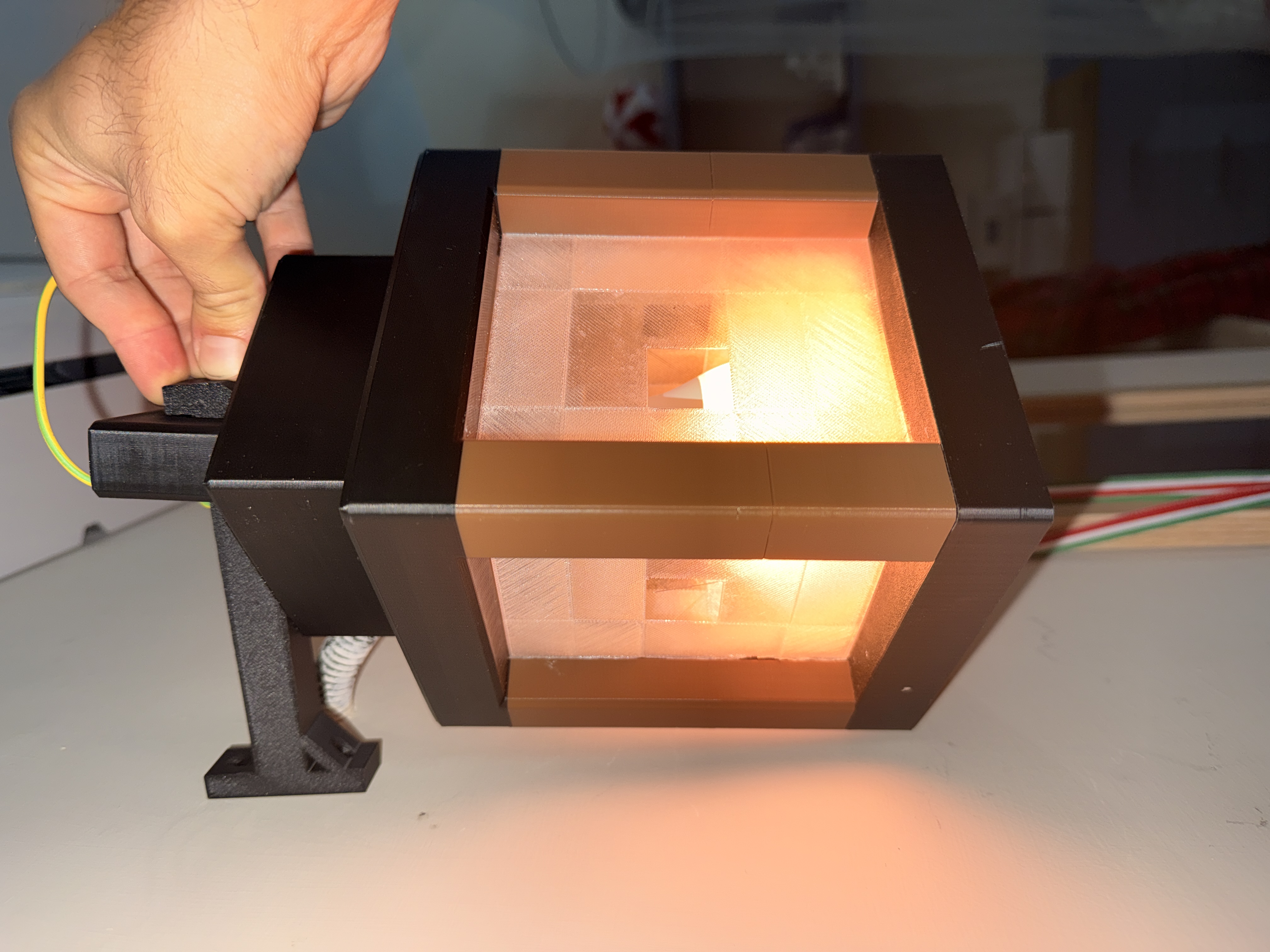 Wall support for Lantern lamp
