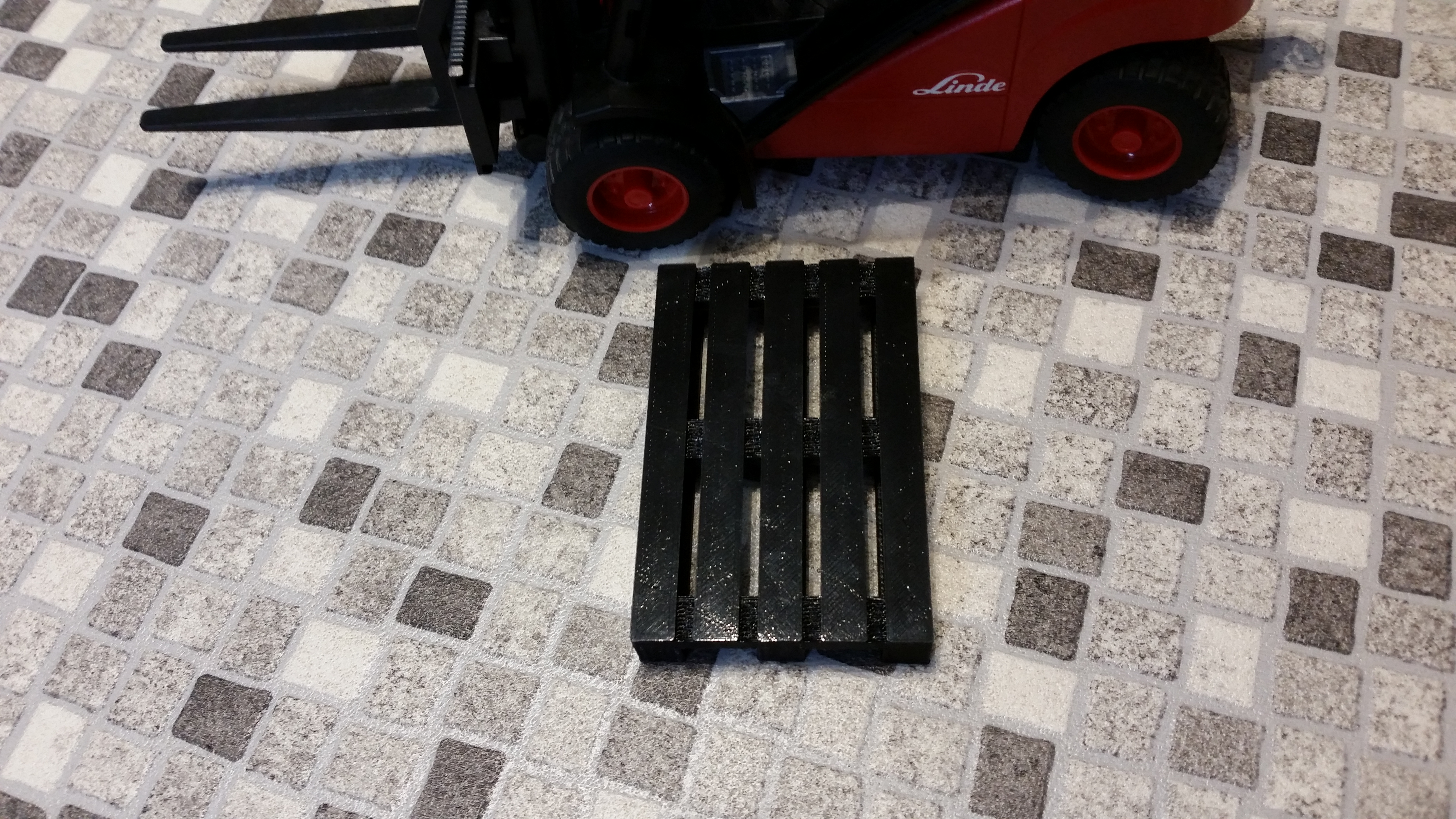 bruder pallet