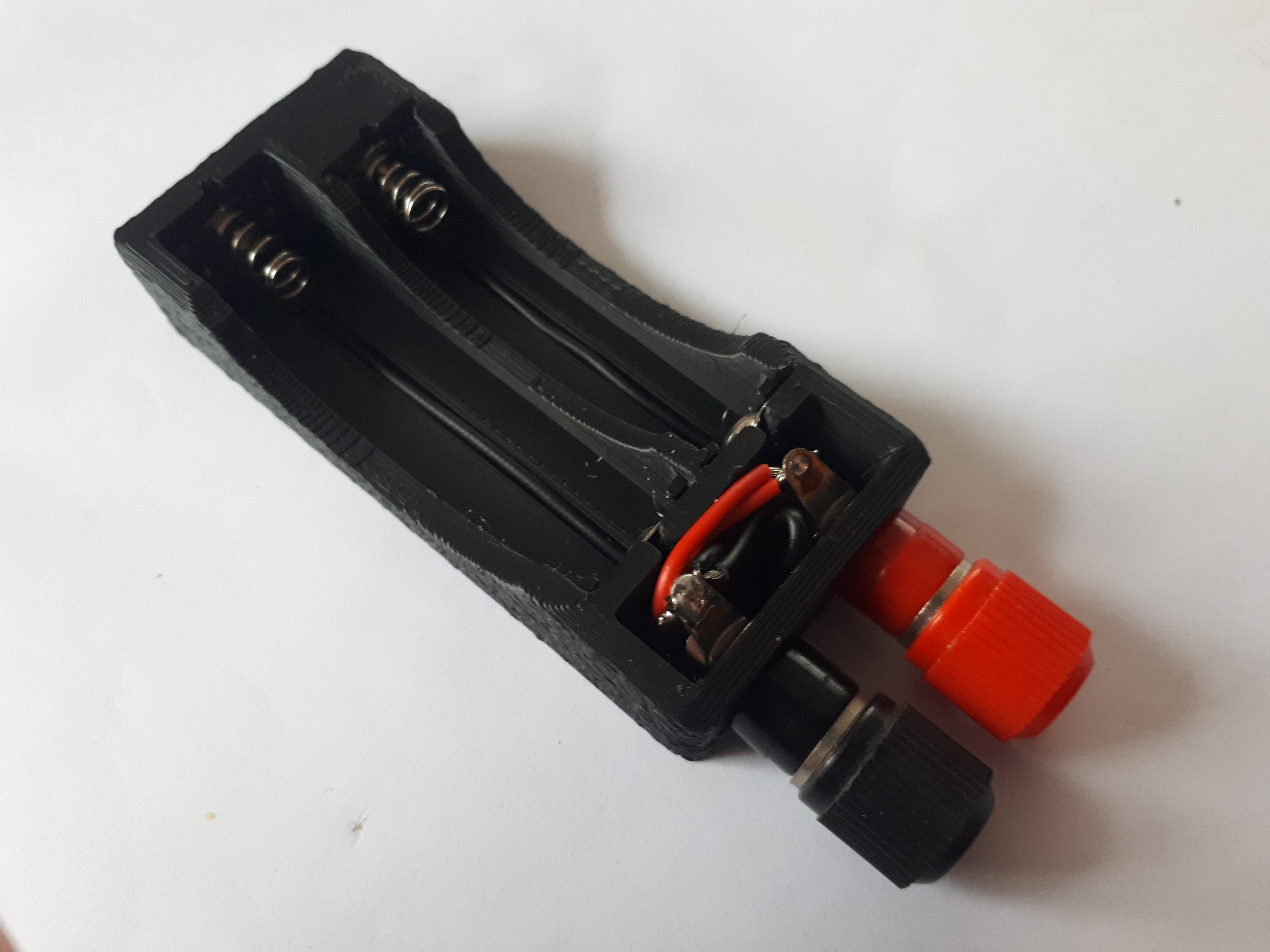 AA und AAA Batteriehalter