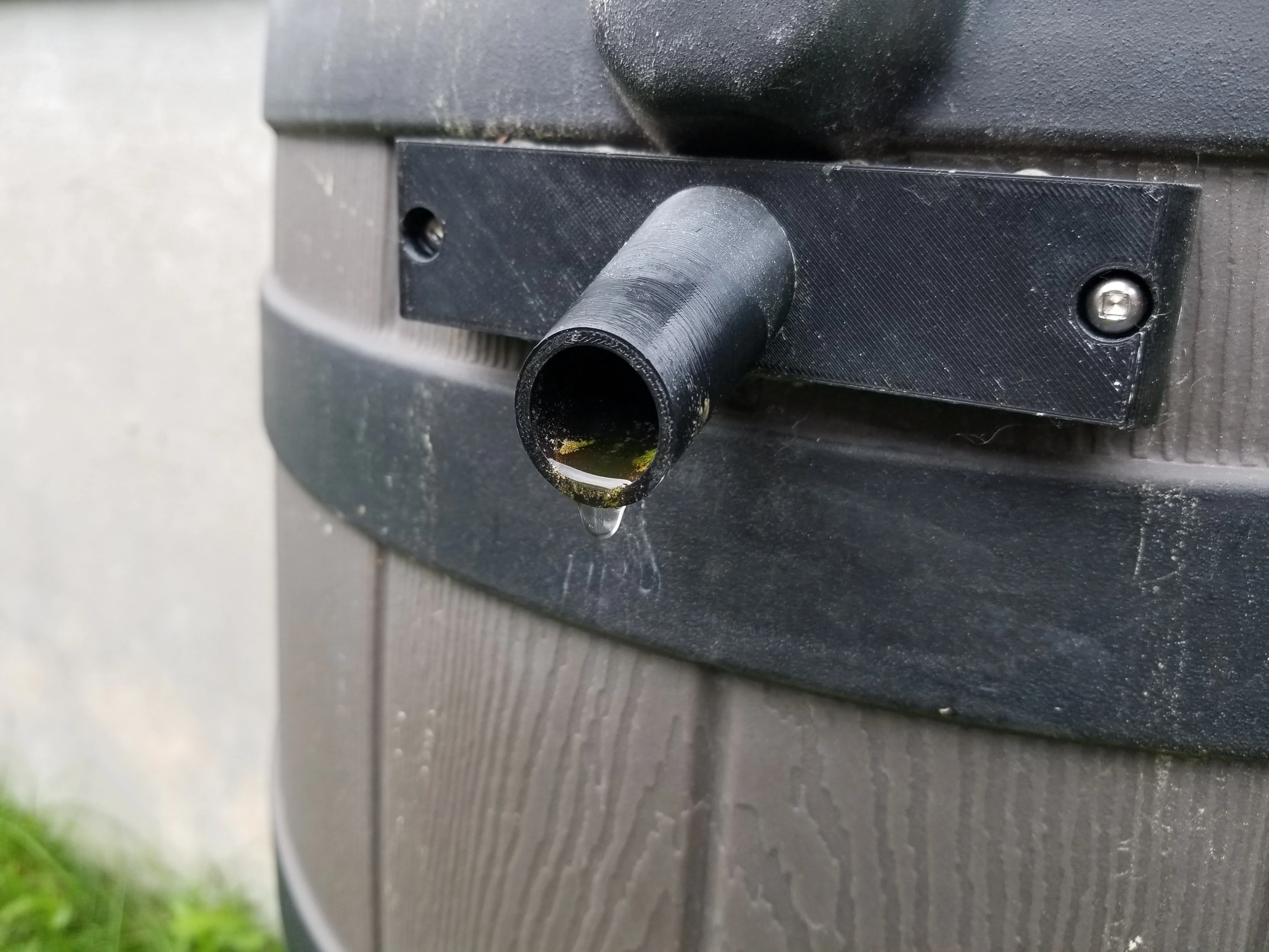 Rain Barel Overflow Spout