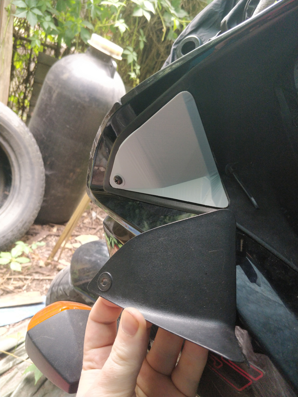 SUZUKI SV650S '04 meter panel lid