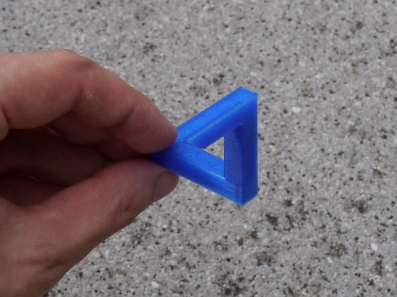 Paradox Illusions - Penrose triangle optimised