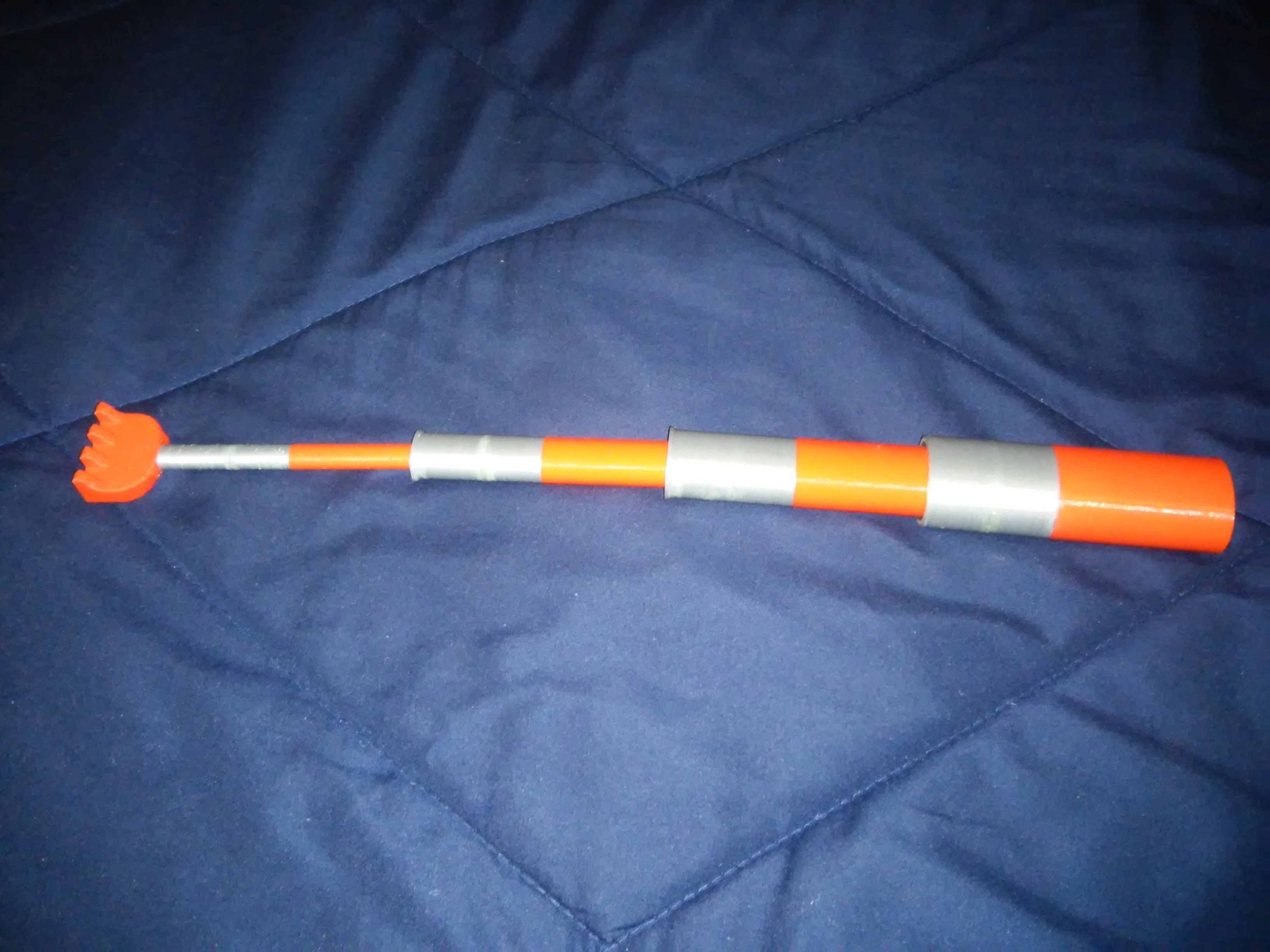 Telescoping backscratcher w wider head