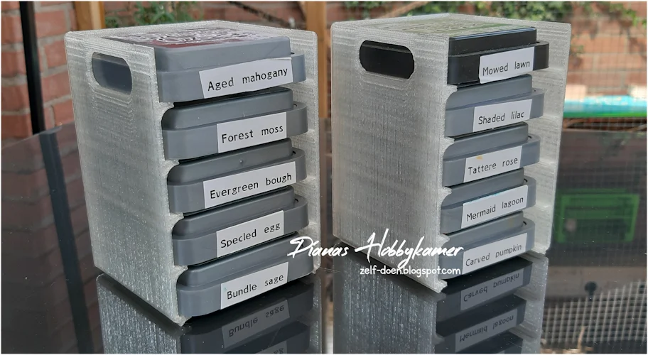 Ink pad holder. For the big Distress Oxides or the normal big Distress ink pads