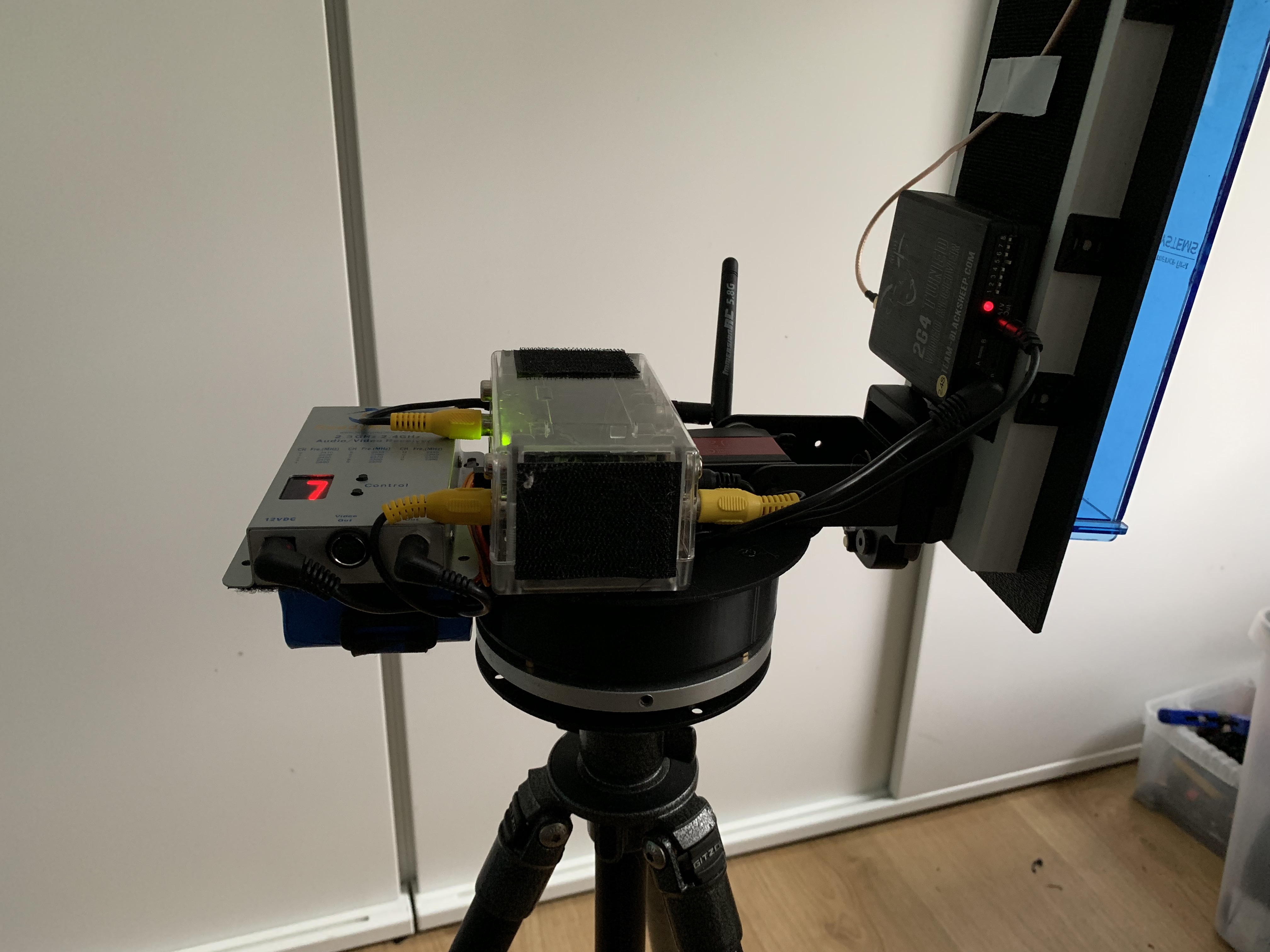Heavy duty antenna tracker