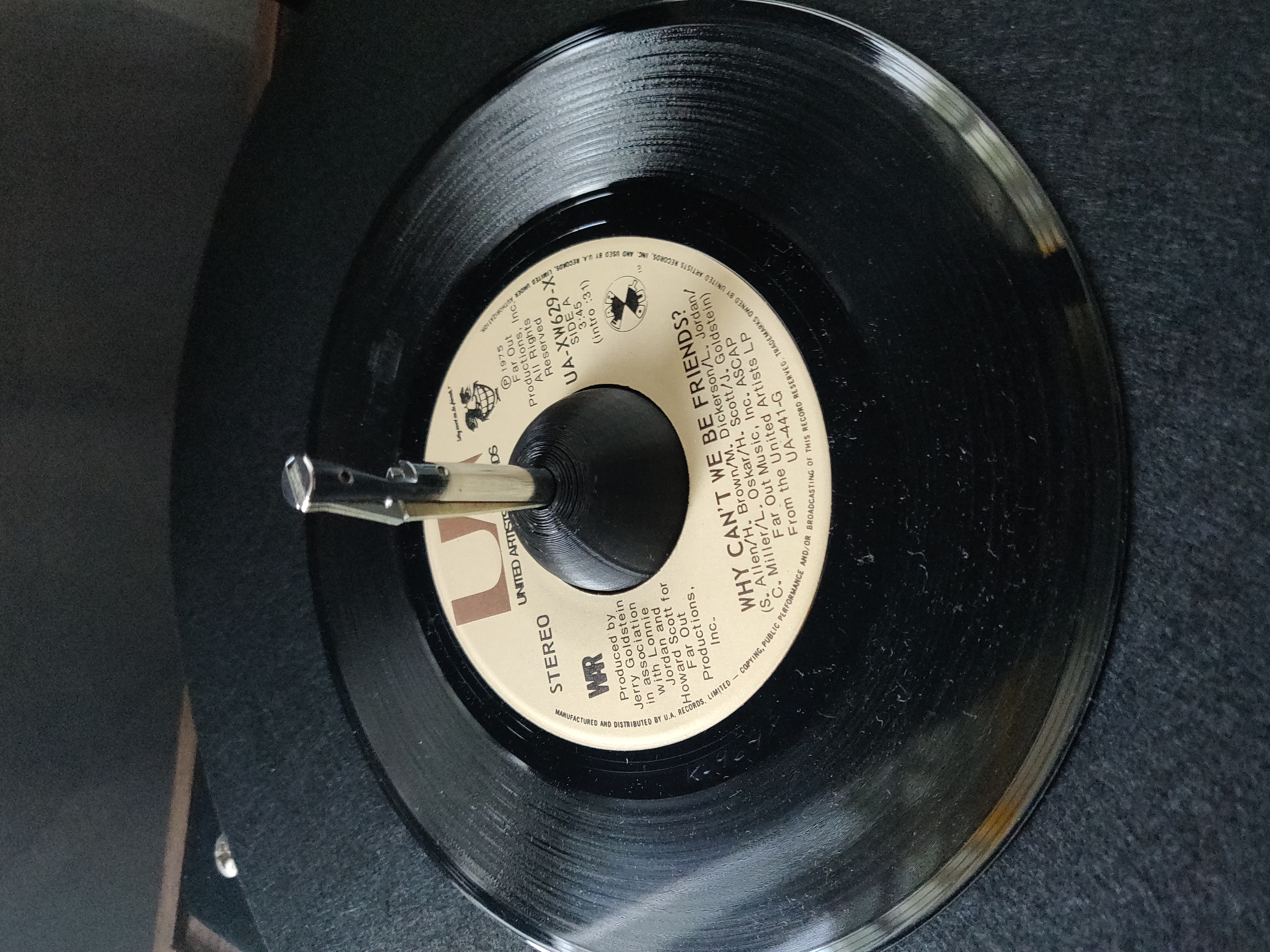7" vinyl 45 RPM adapter - stacking spindle thru-hole edit