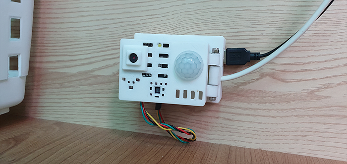 ESP32 Cam with pan, co2, voc, temperature, pressure, 1ch relay