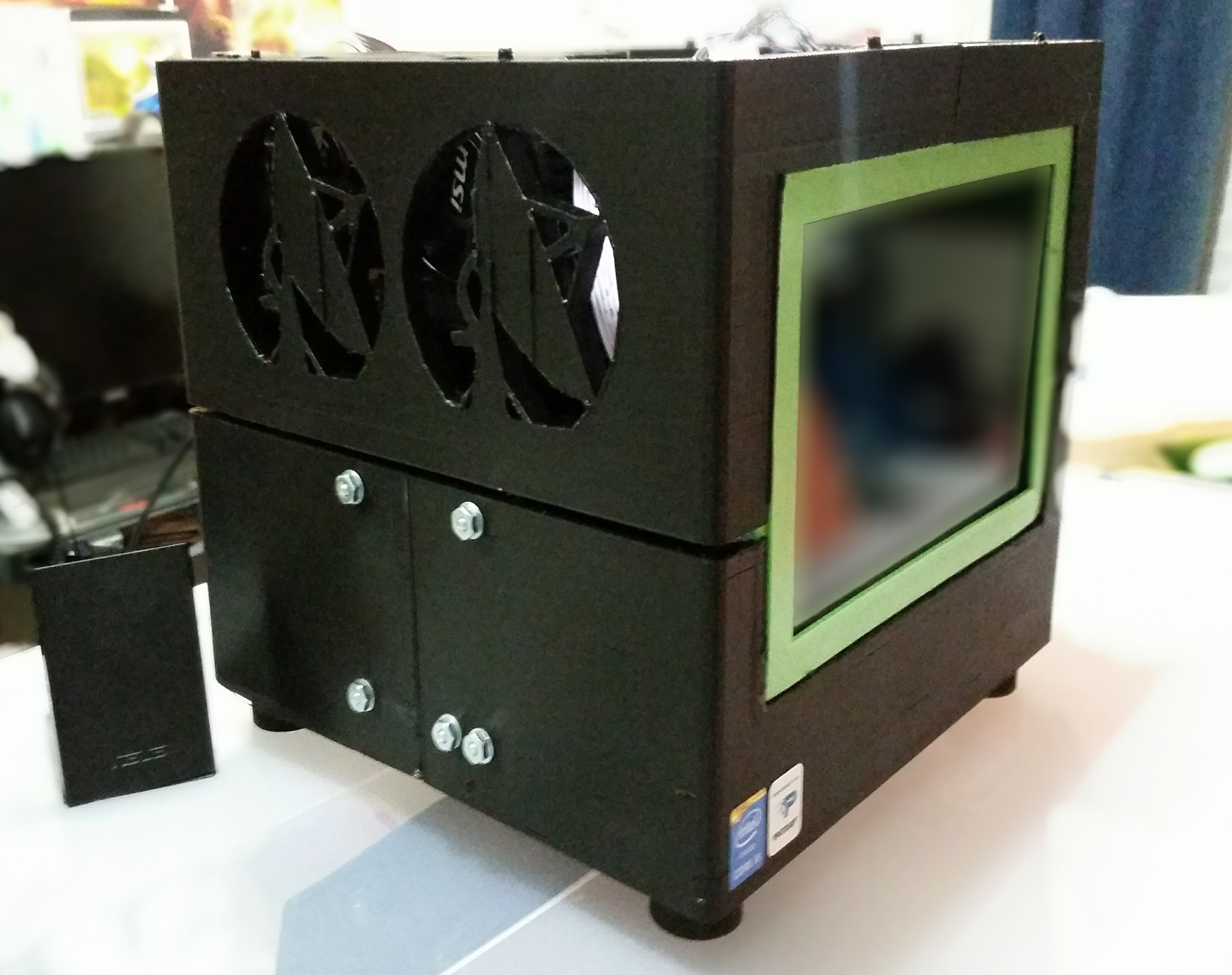 "Ellie" m-ITX Computer Case v1.1