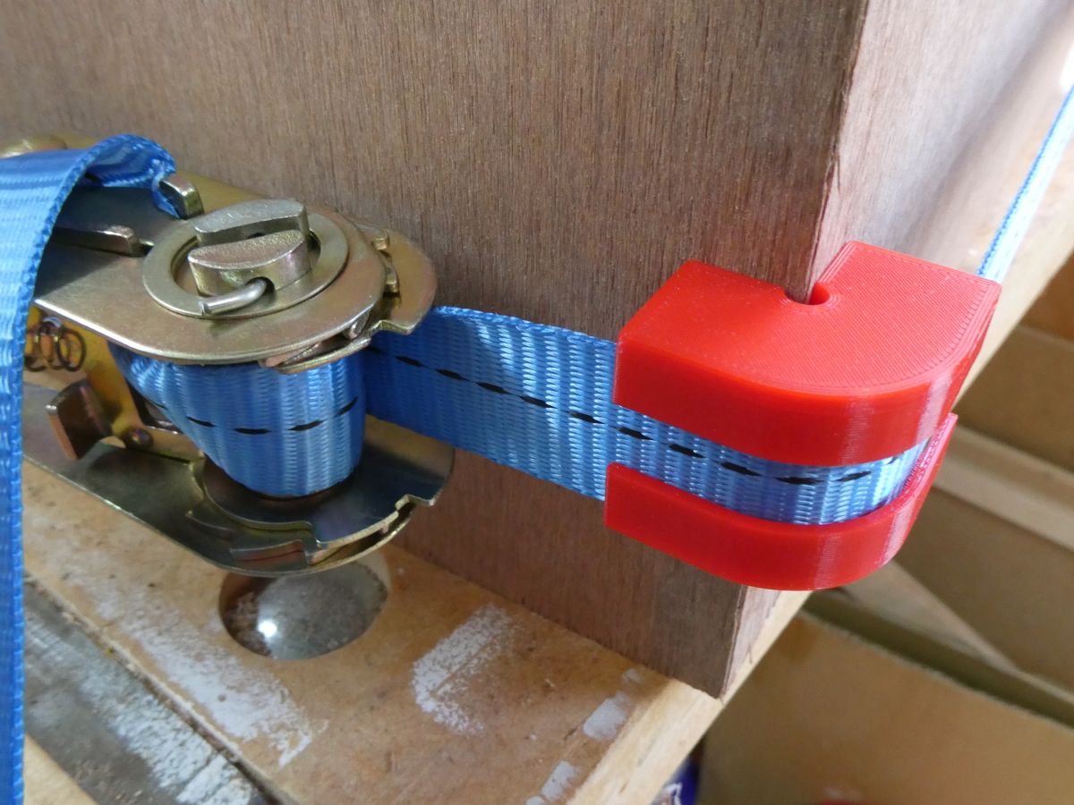 Strap Clamp Corner - Parametric (Fusion 360)