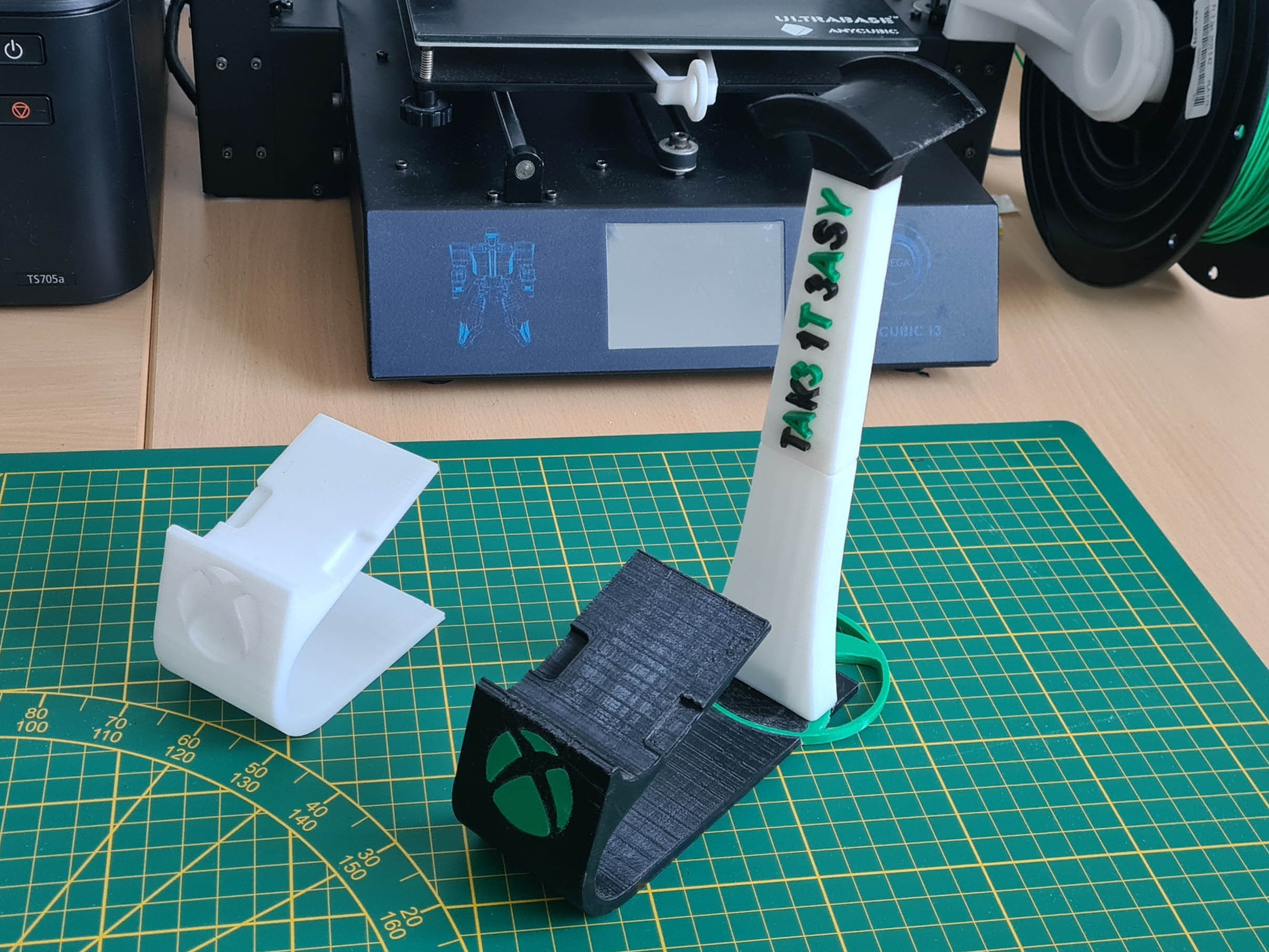 XBOX Elite controller and headset stand