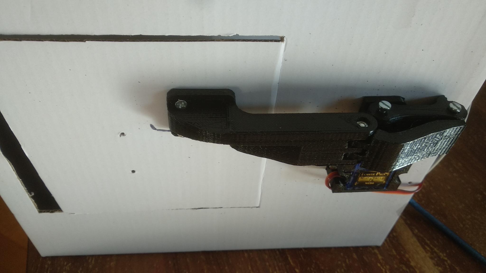Sturdy linkage for sg90 servo (type: door outward) (chicken coop door)