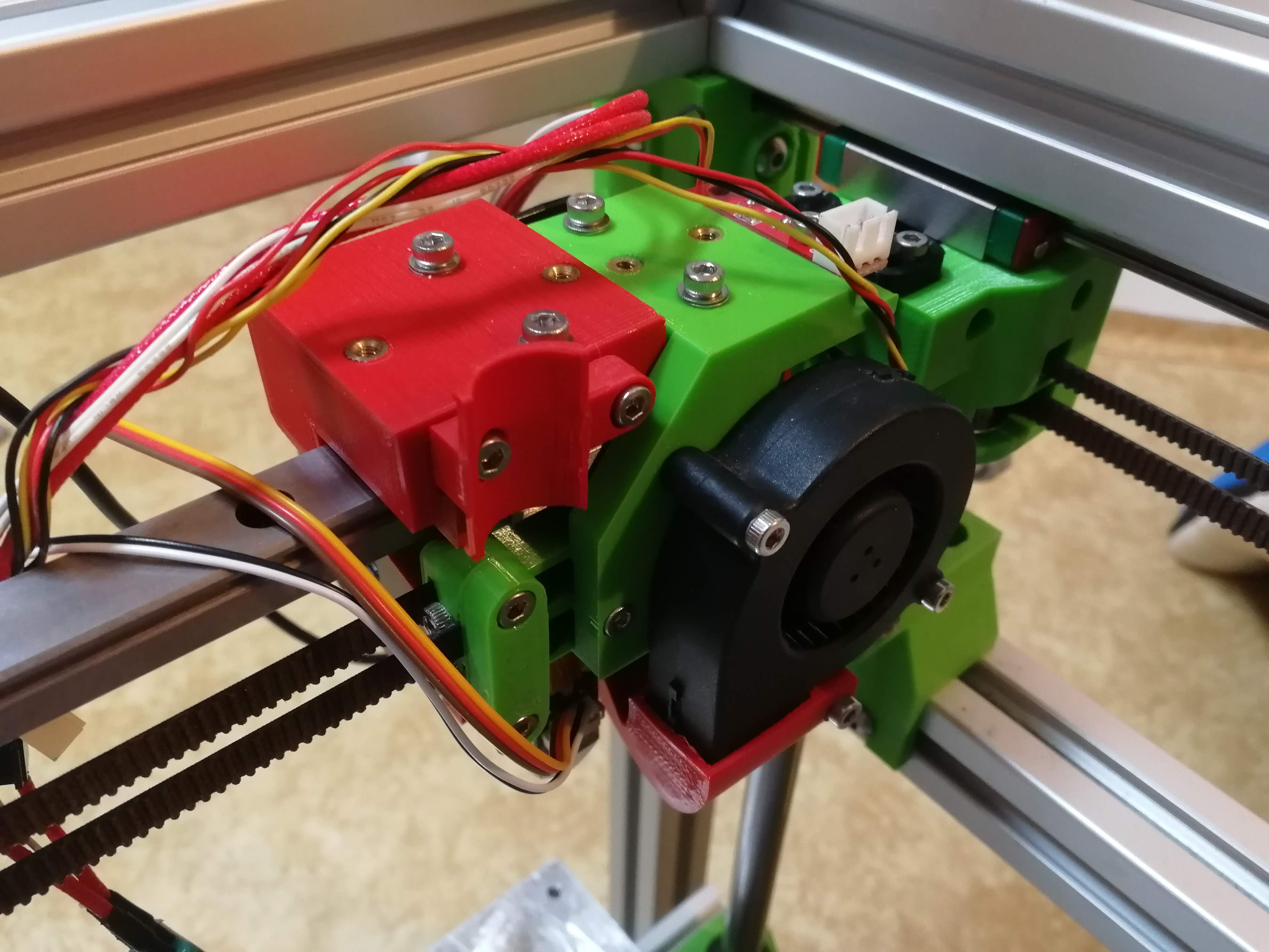HEVO-MGN (Hypercube evolution with MGN linear rails)