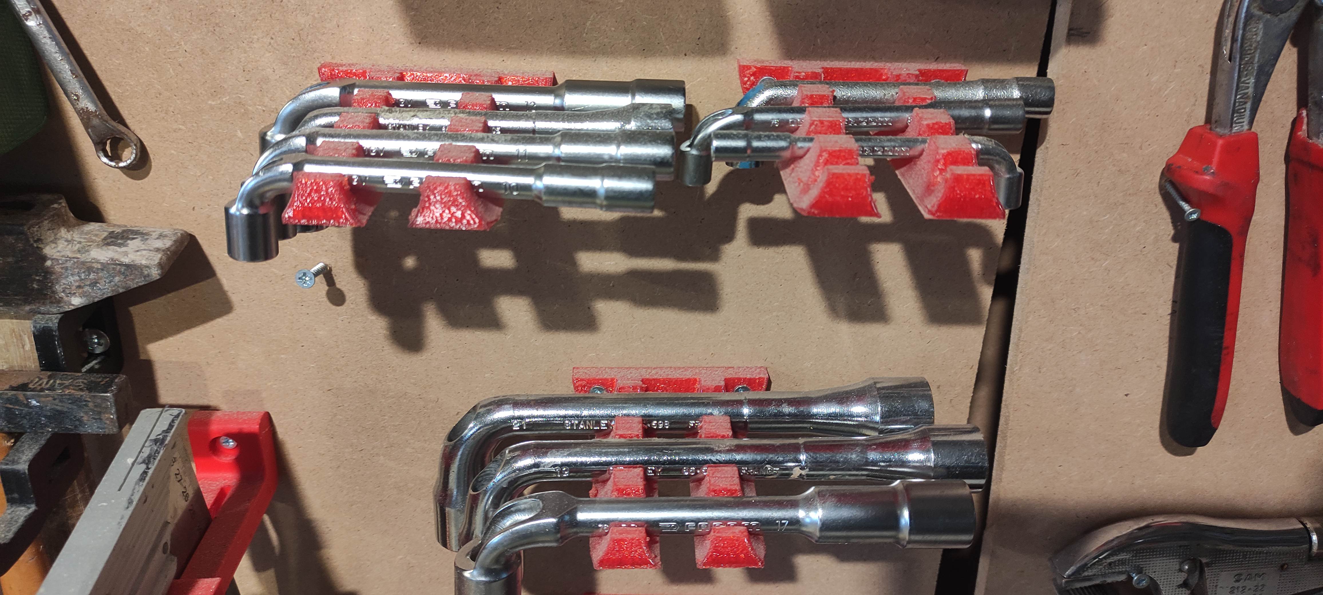 Tube wrench support - clé à pipe