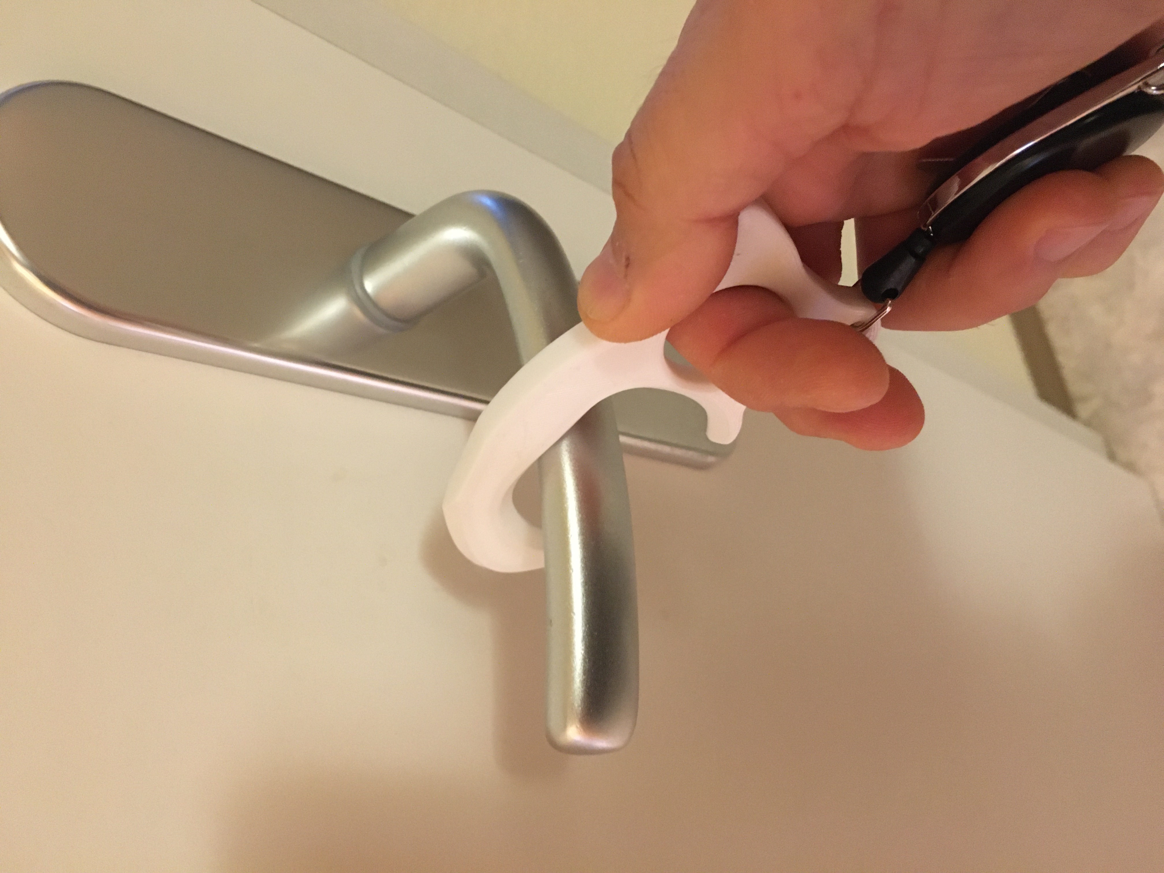 Savegrabber - open door without touching the handle, (dont forget to donate;-)) press knobs without touching - additional barrier for the coronavirus and other  germs