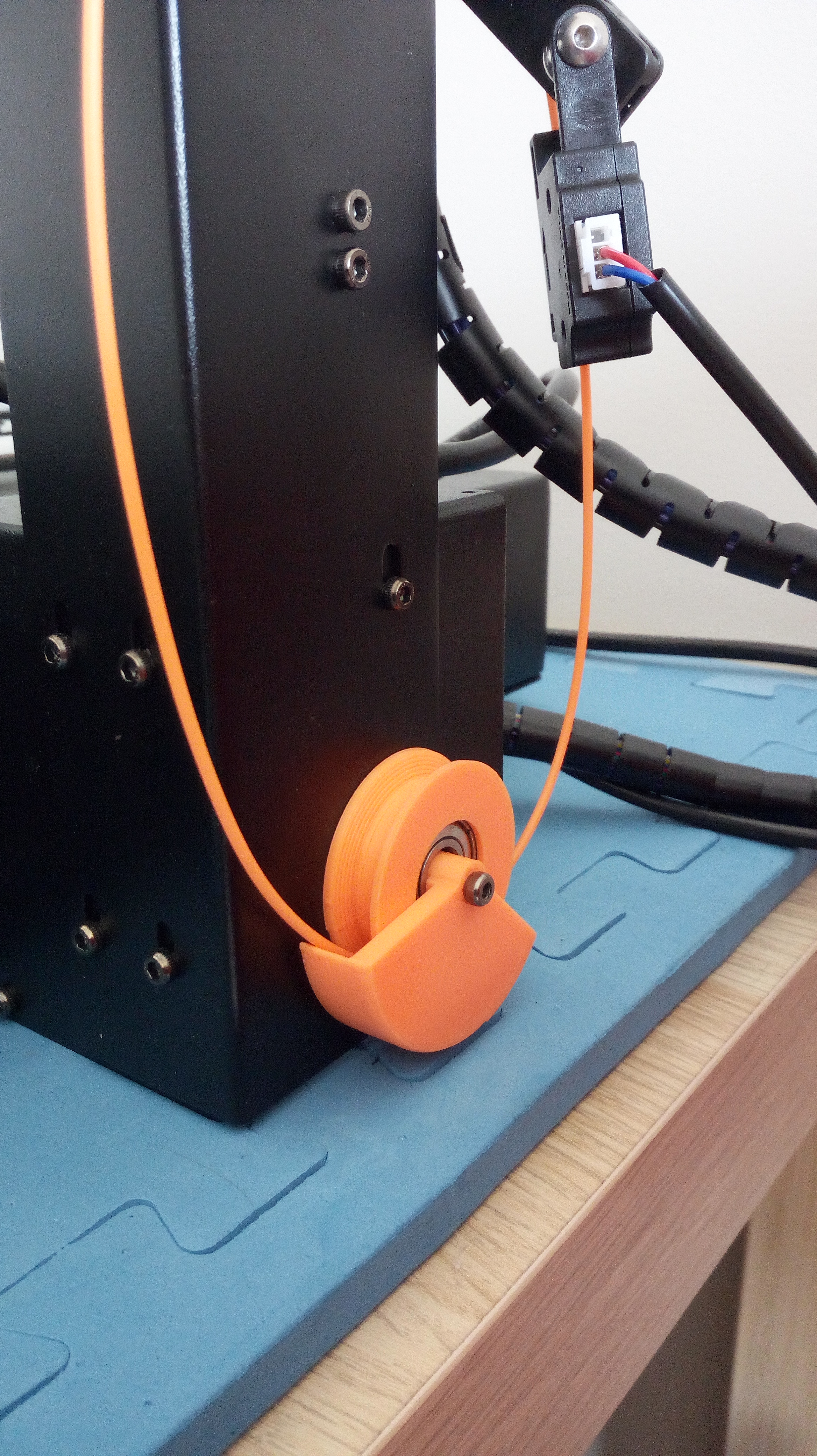 608 Bearing Roller by Scnd_edition with shroud.