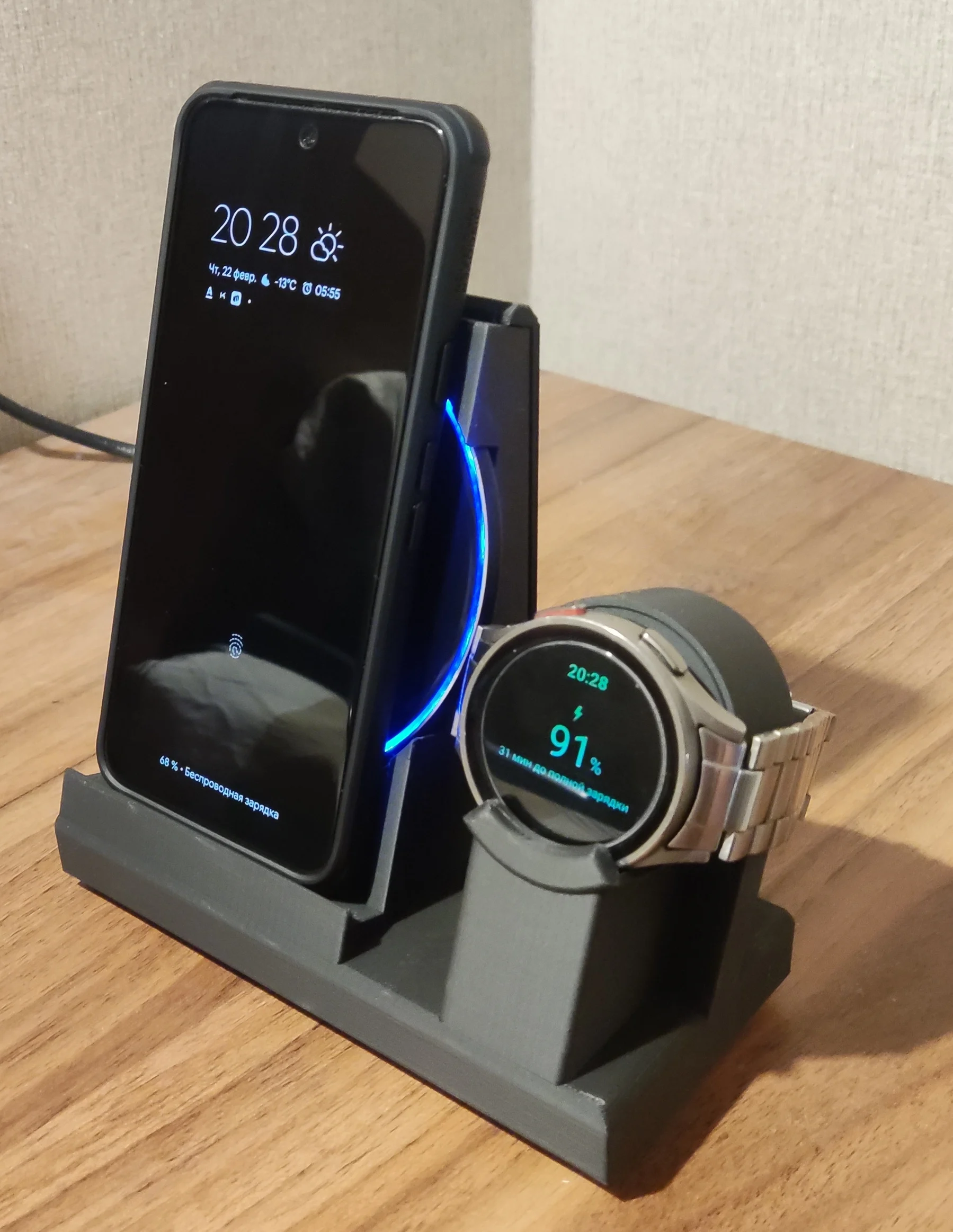 Wireless charger stand for Pixel 8 and Galaxy Watch