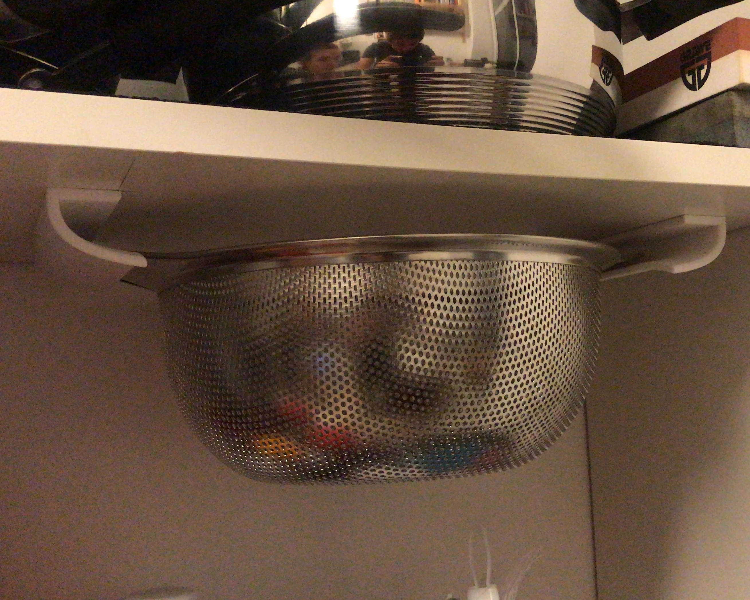 storage solution for colander / Aufbewahrung für Nudelsieb (o.ä.)