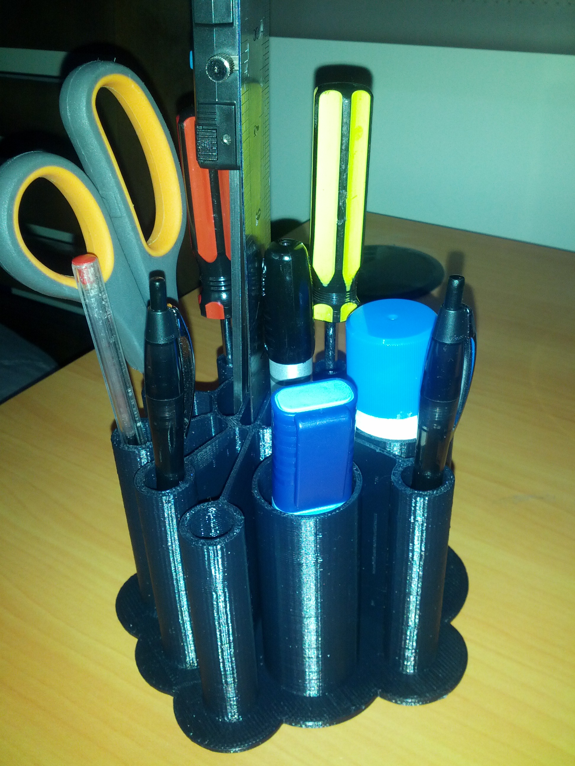 Stationary Holder for the Maker