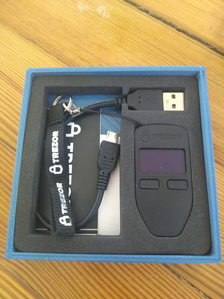 Trezor case - estuche con doble fondo