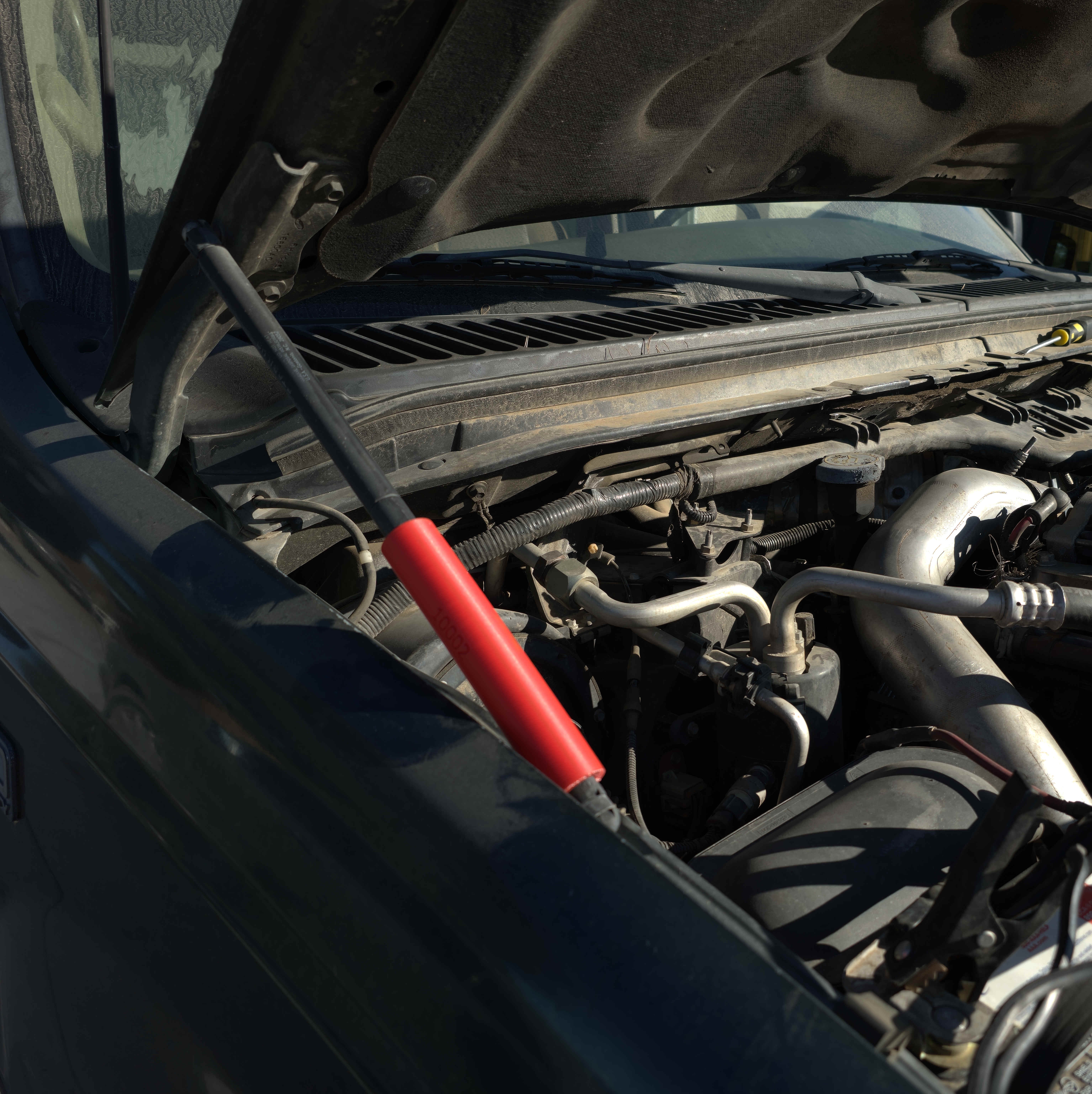 Hood Lift Support / Motorhaubenstütze Ford SuperDuty (1999 to 2007)