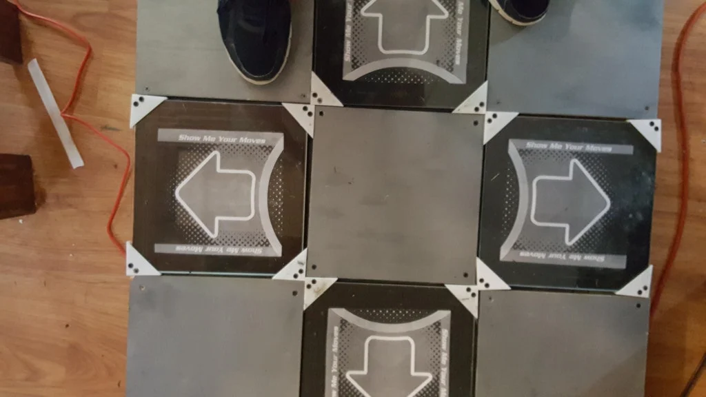 dance dance revolution corner brackets